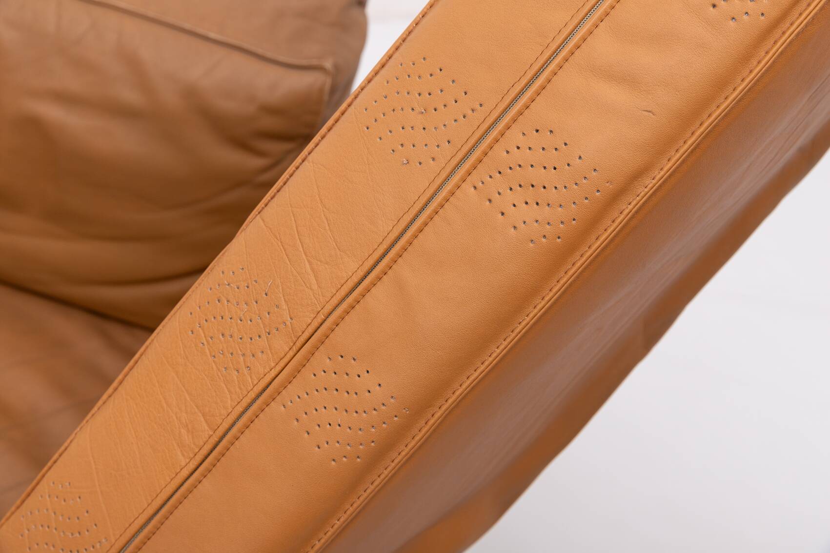 Fauteuils club italiens modernes en cuir cognac