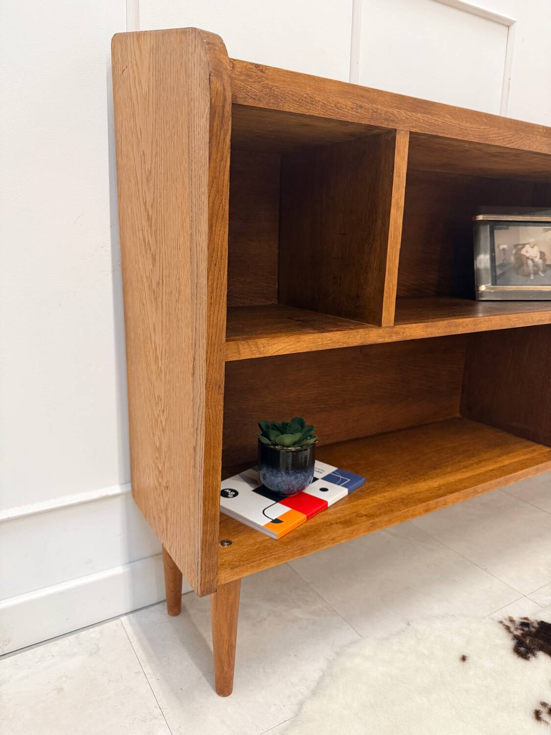 Entryway buffet or console