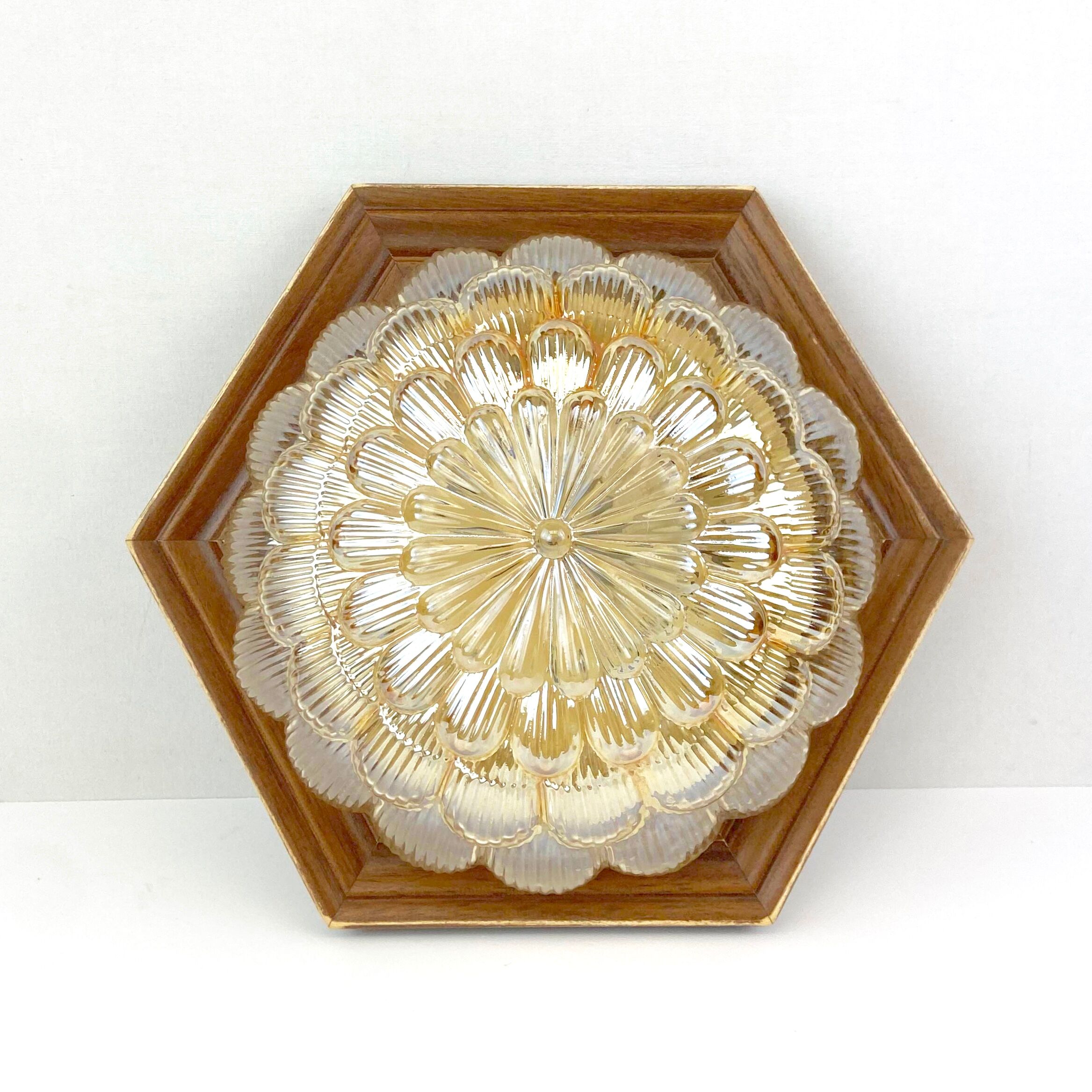 Globe Ceiling lamp in iridescent glass