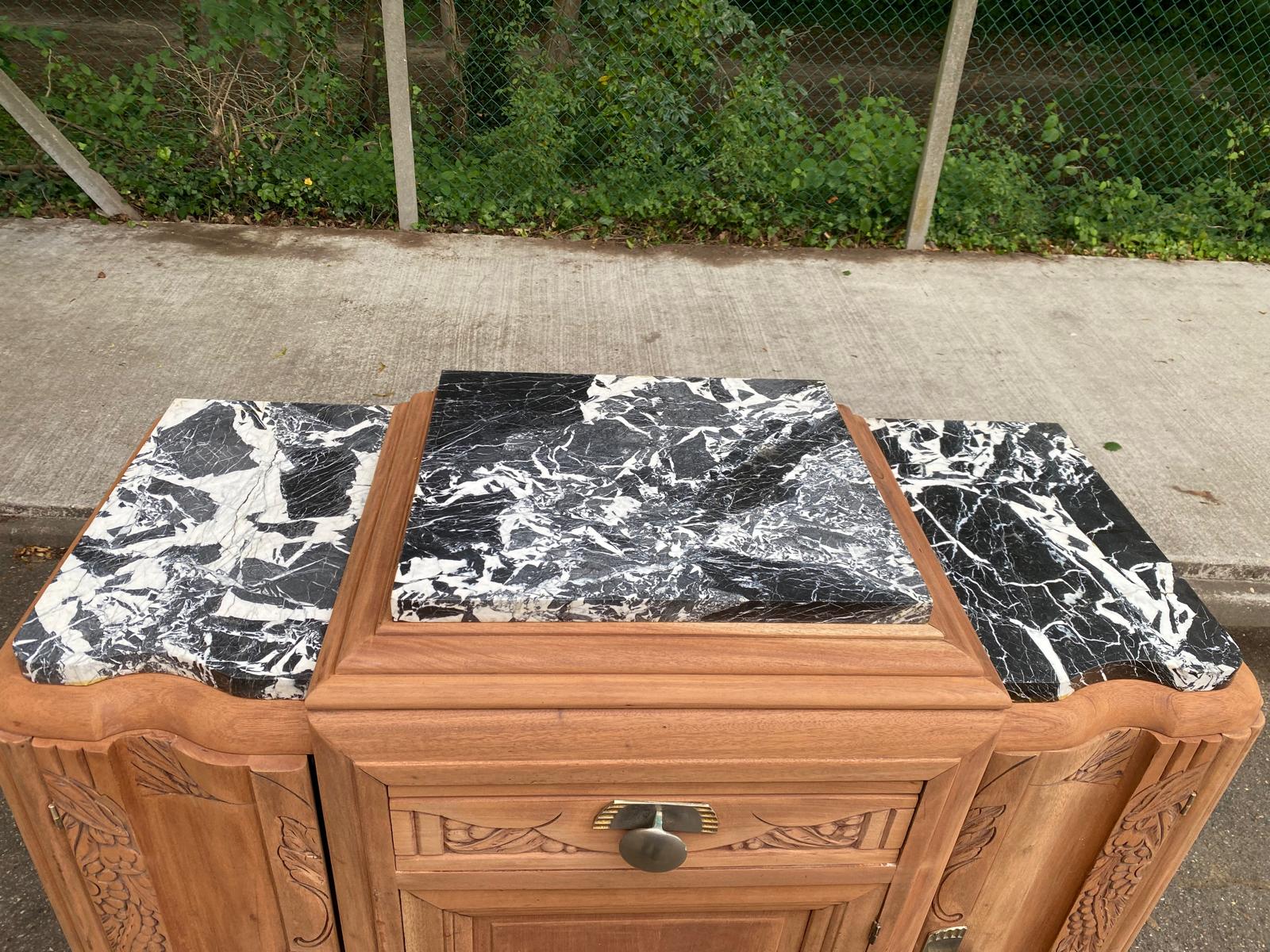 Art Deco sideboard renovated in solid walnut and large antique marble from the 1930s.