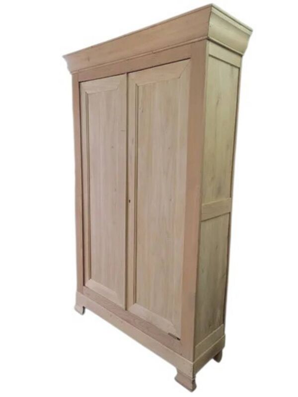 Armoire parisienne