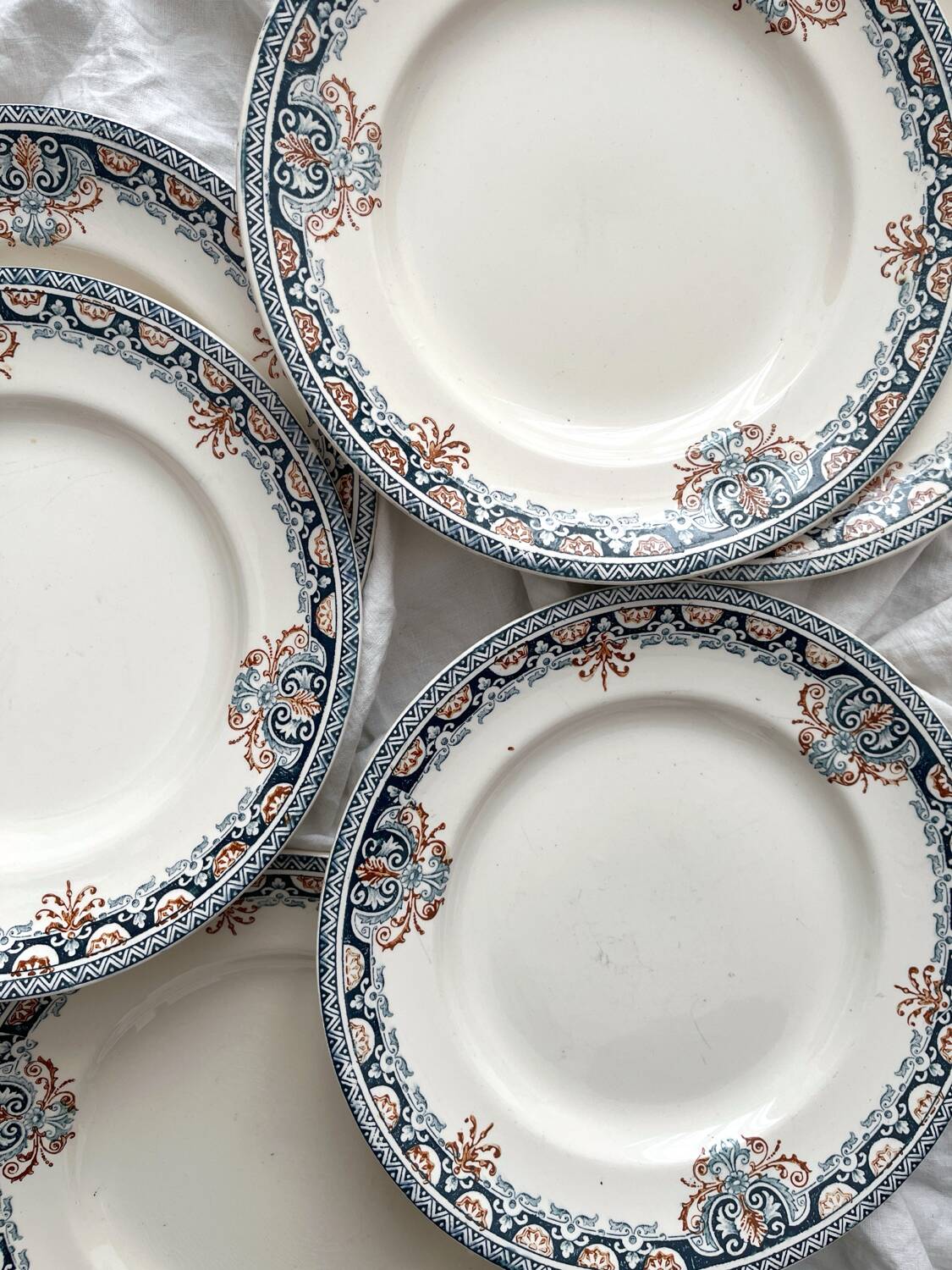 6 flat plates in ironstone "Diderot" Longwy