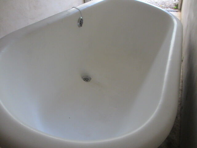 Antique cast iron bathtub