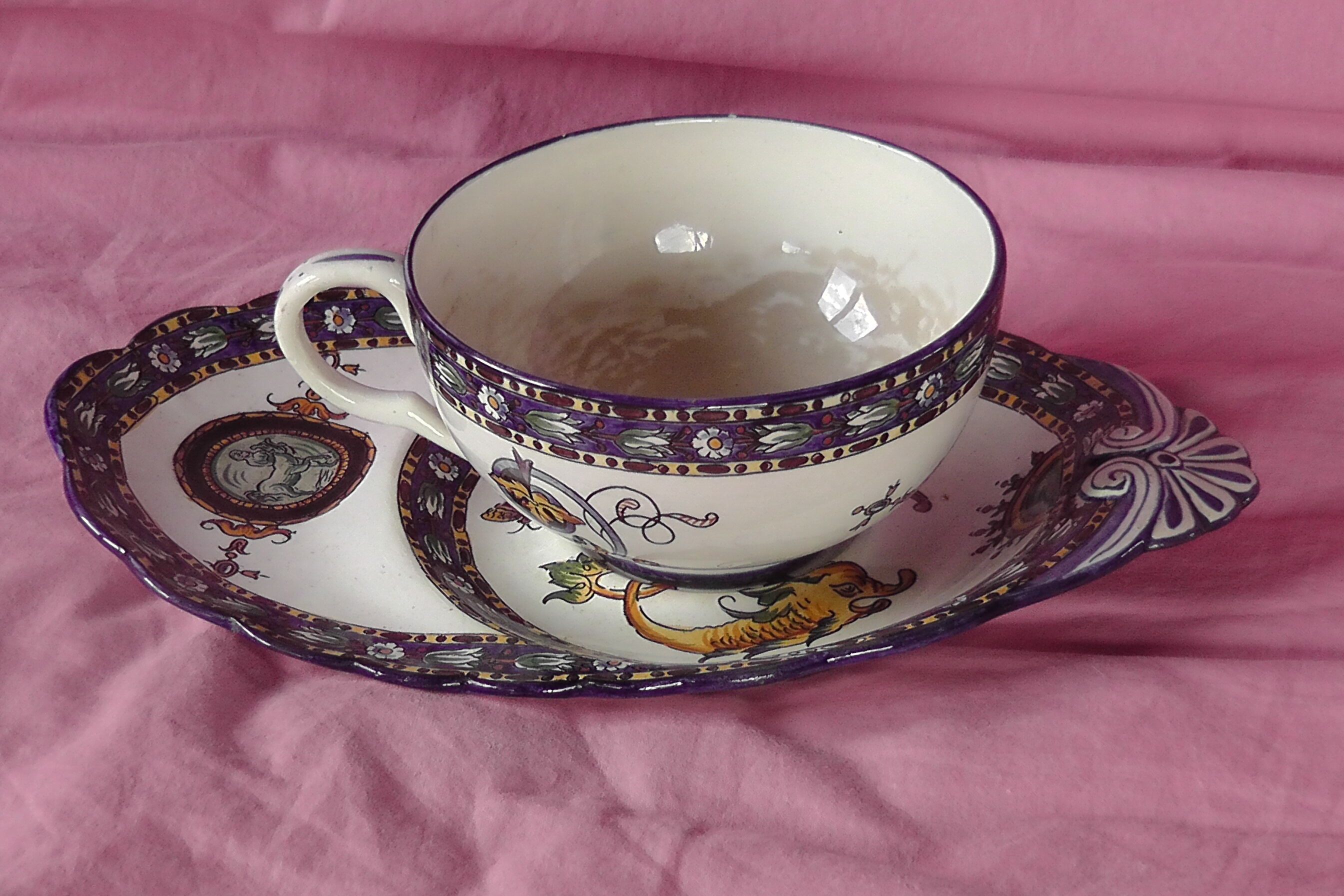 Lunch Faience toast of Gien XIXem century