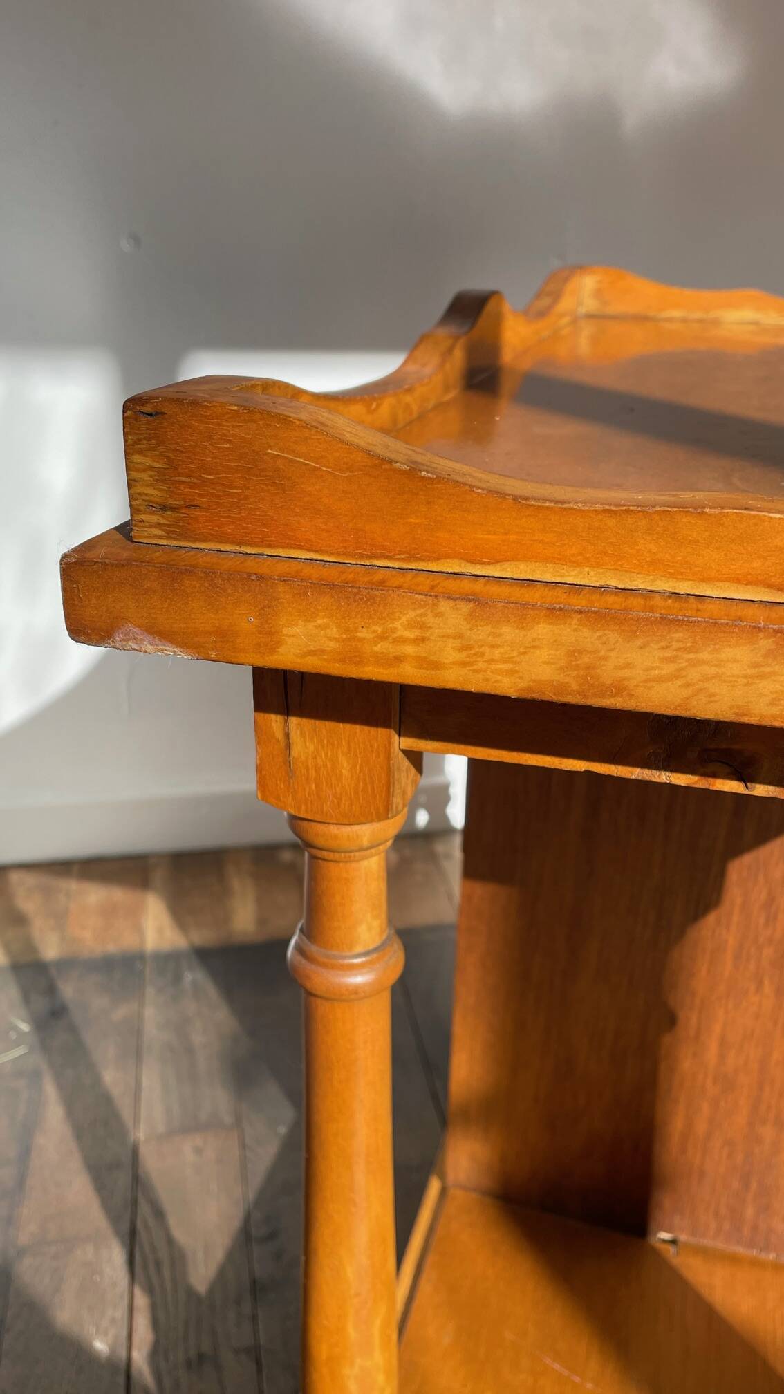 Geometric vintage record player furniture