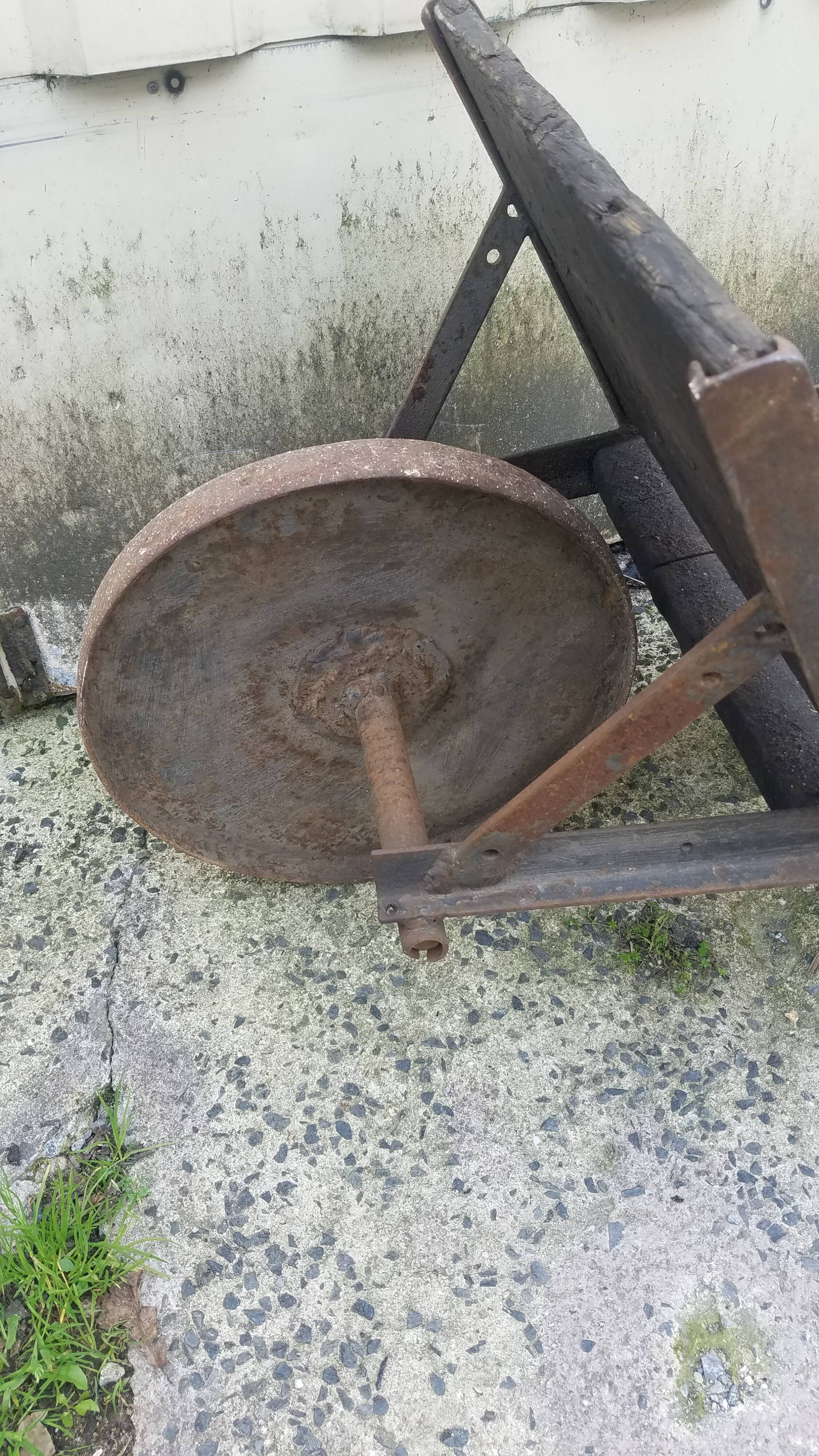 Industrial wheelbarrow