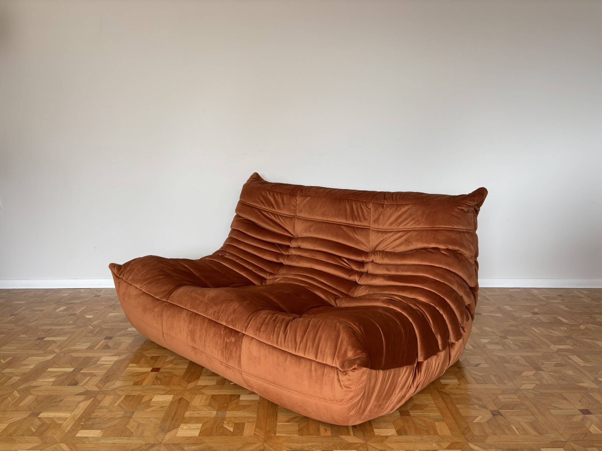 Canapé Togo deux places par Michel Ducaroy pour Ligne Roset