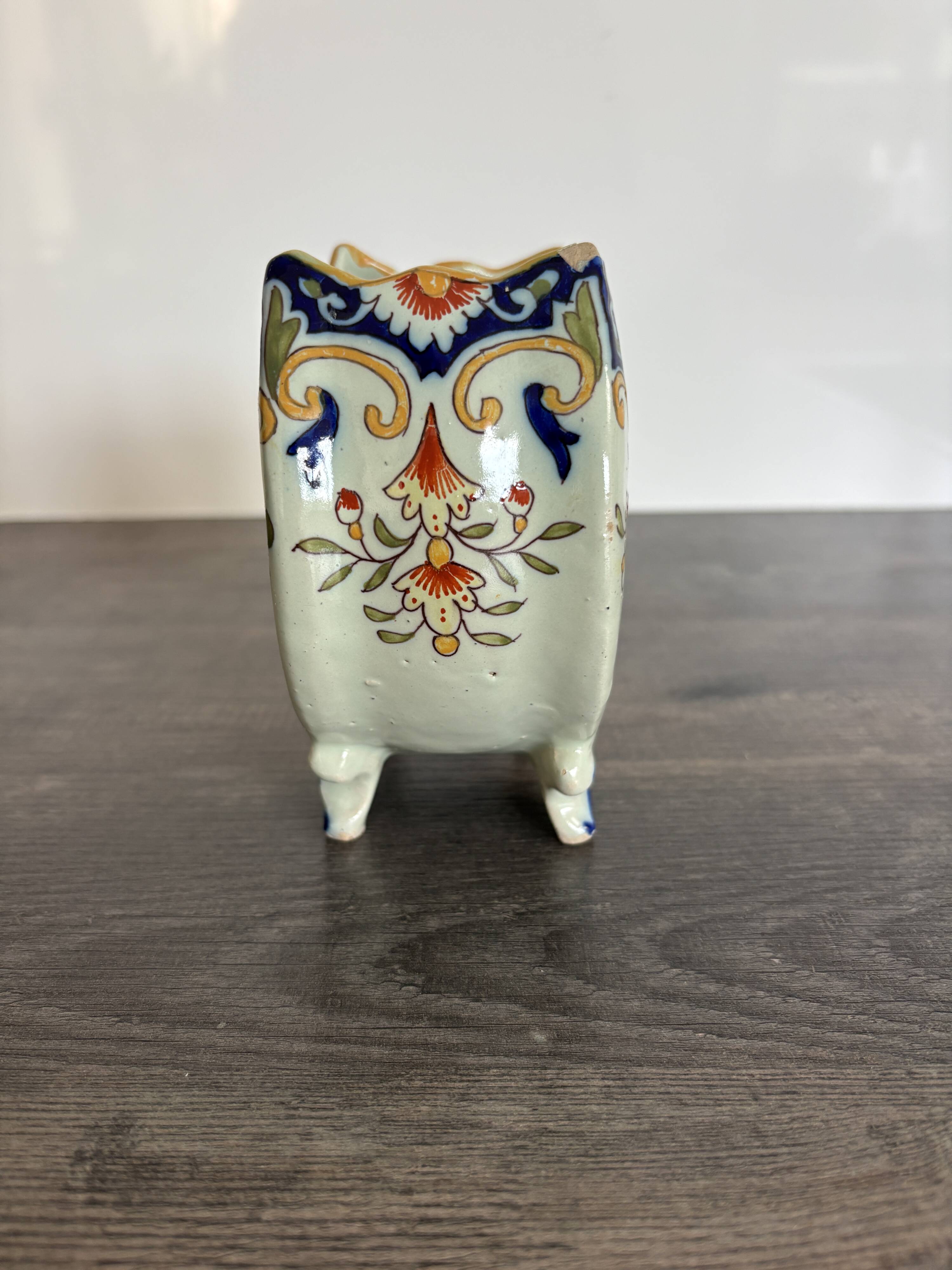 Antique cache-pot in Art Nouveau faience