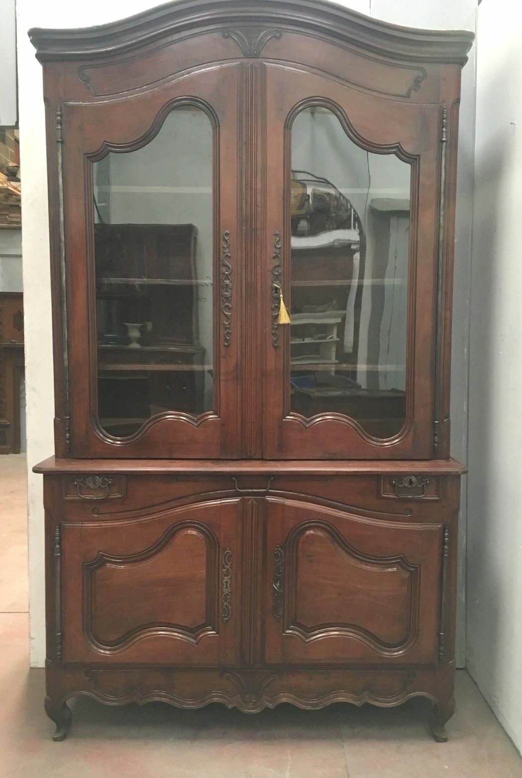 Buffet 2 body Louis XV walnut