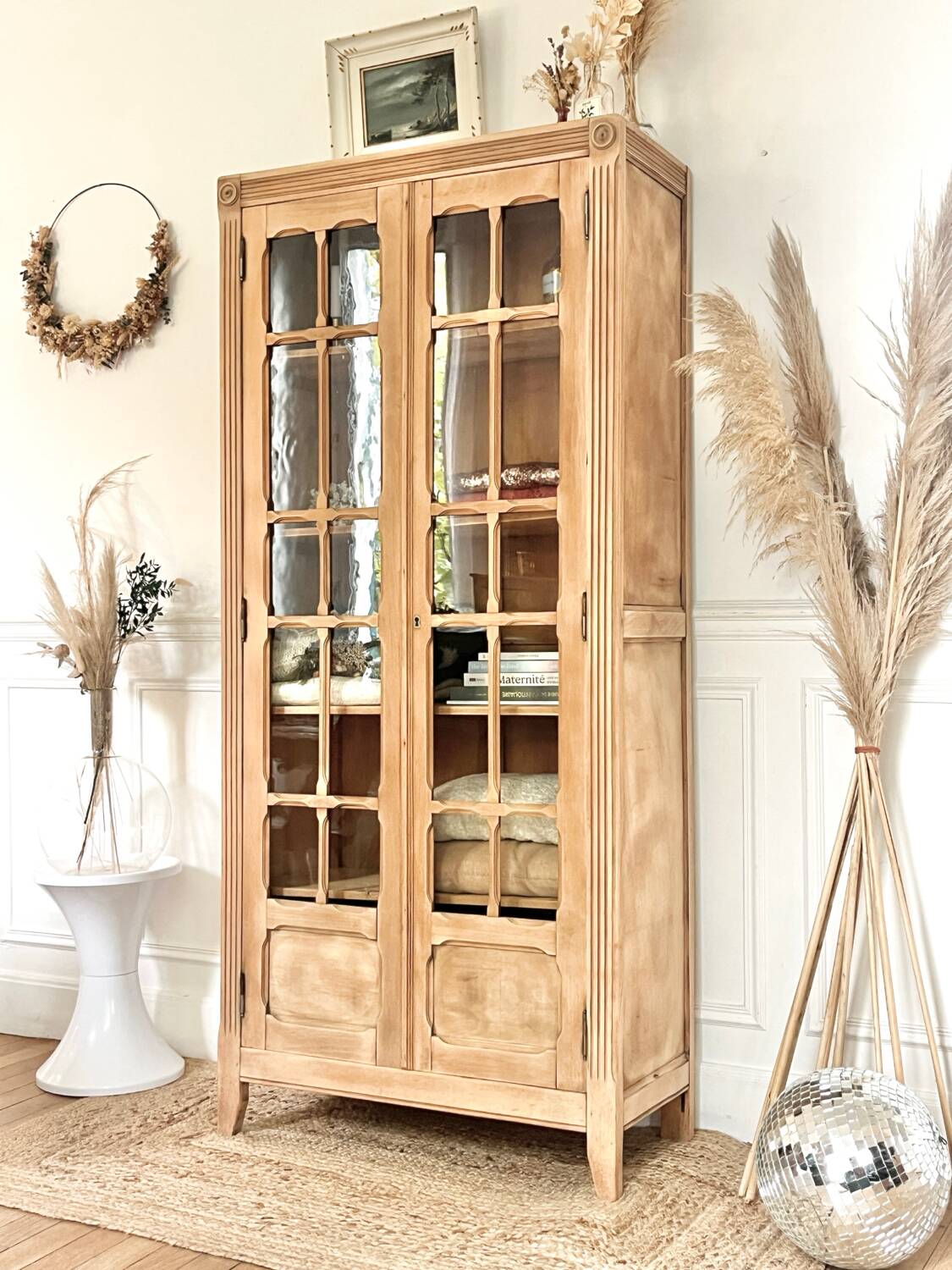 Armoire vitrée parisienne