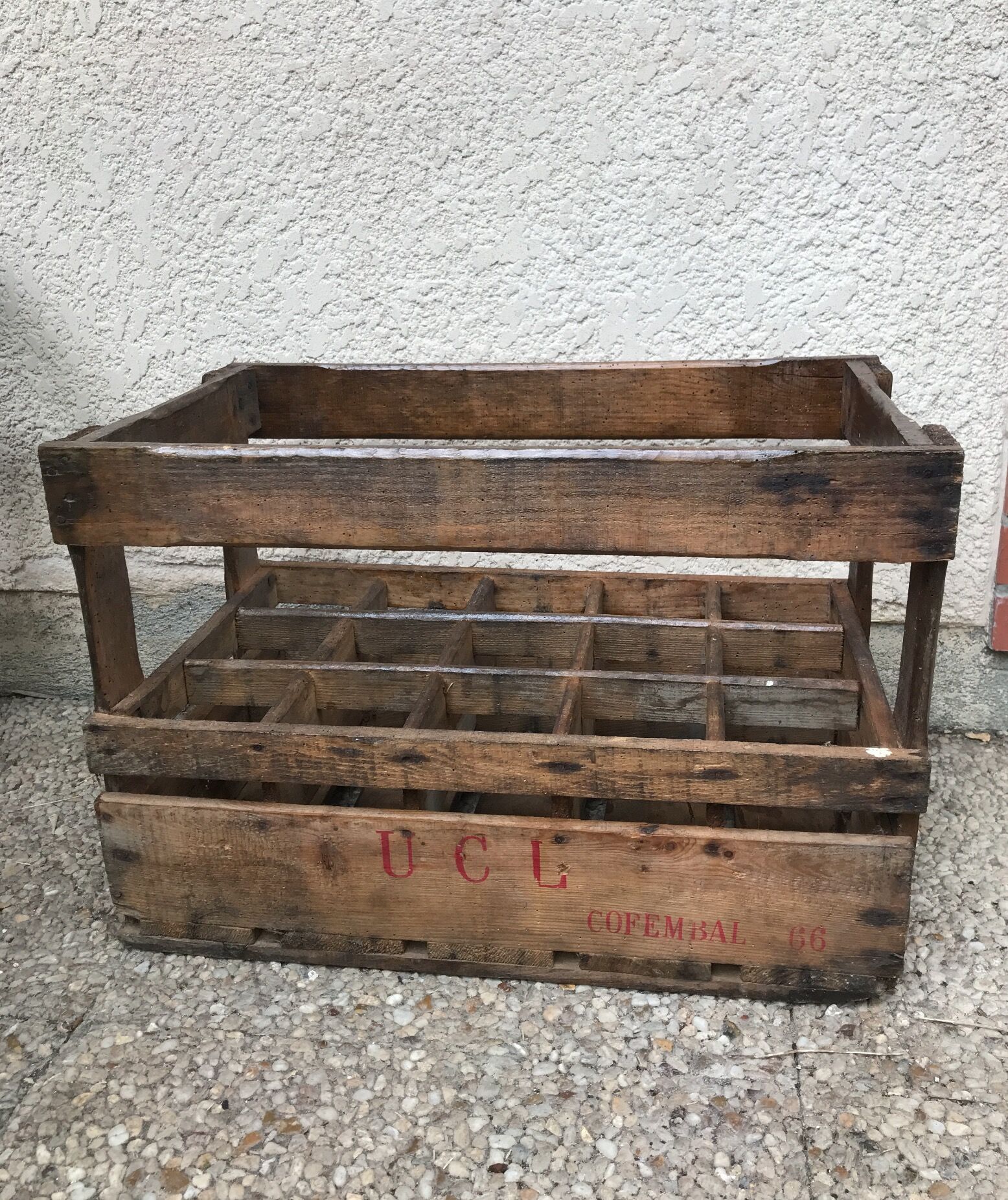 Old wooden bottle box