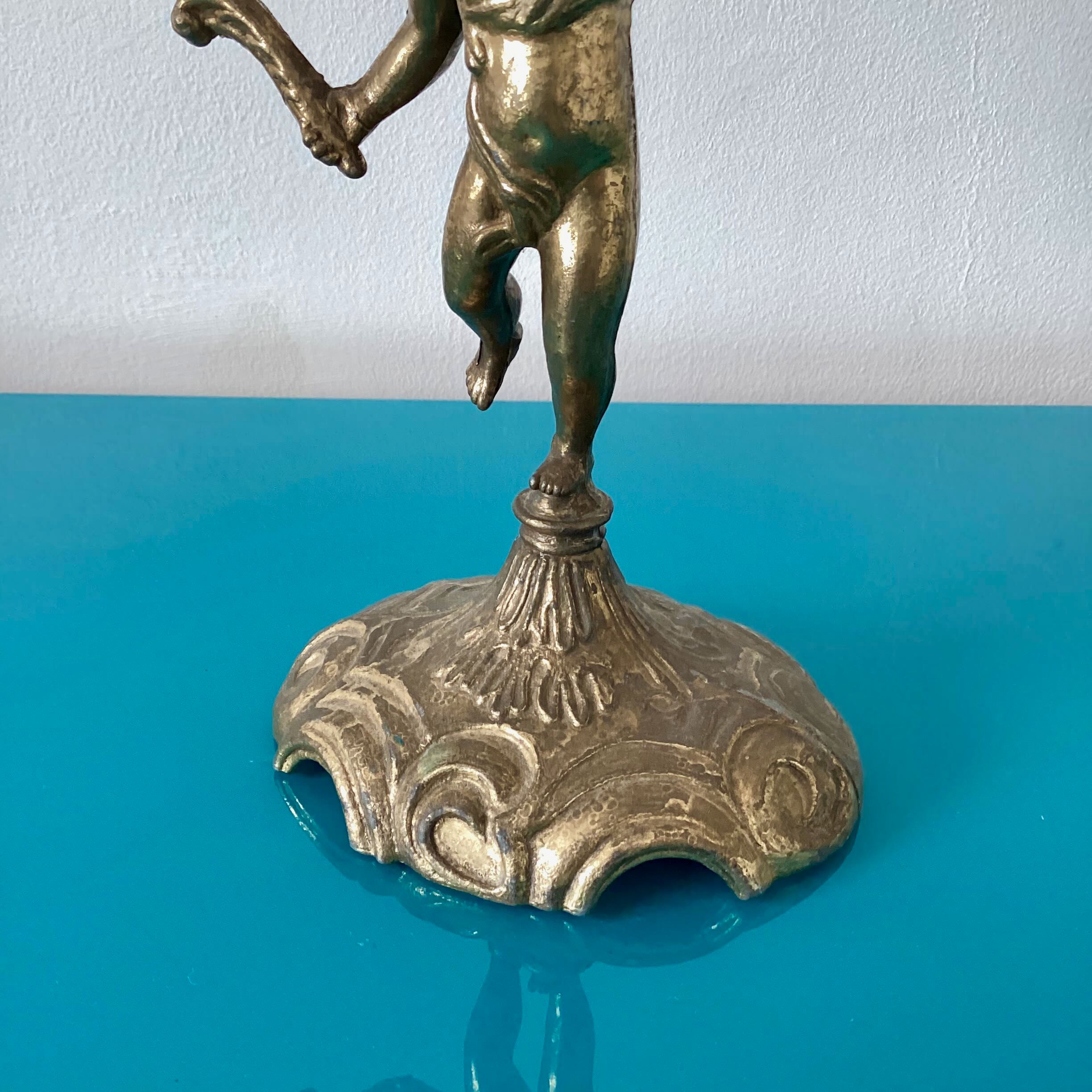 Chandelier Putti