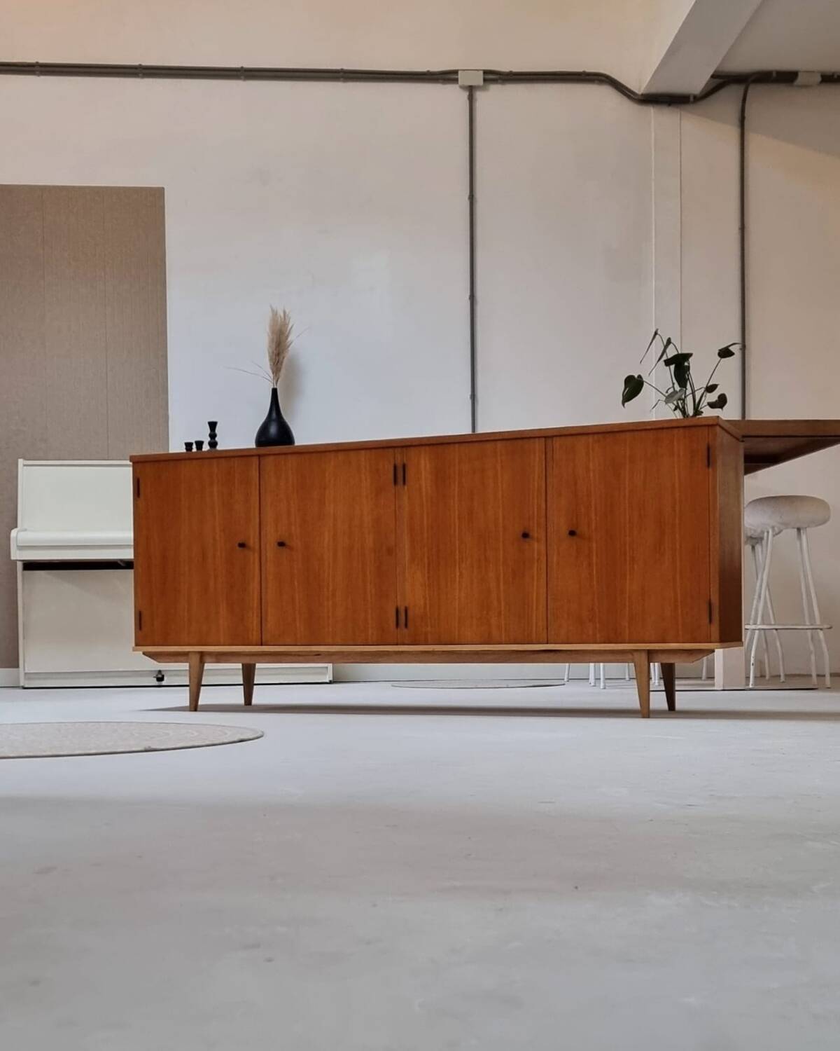 Buffet du milieu du siècle
