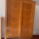 Penderie vintage pieds compas