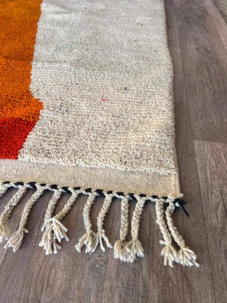 Beni Ourain Berber rug with coloured patterns 1.5/2.5 m