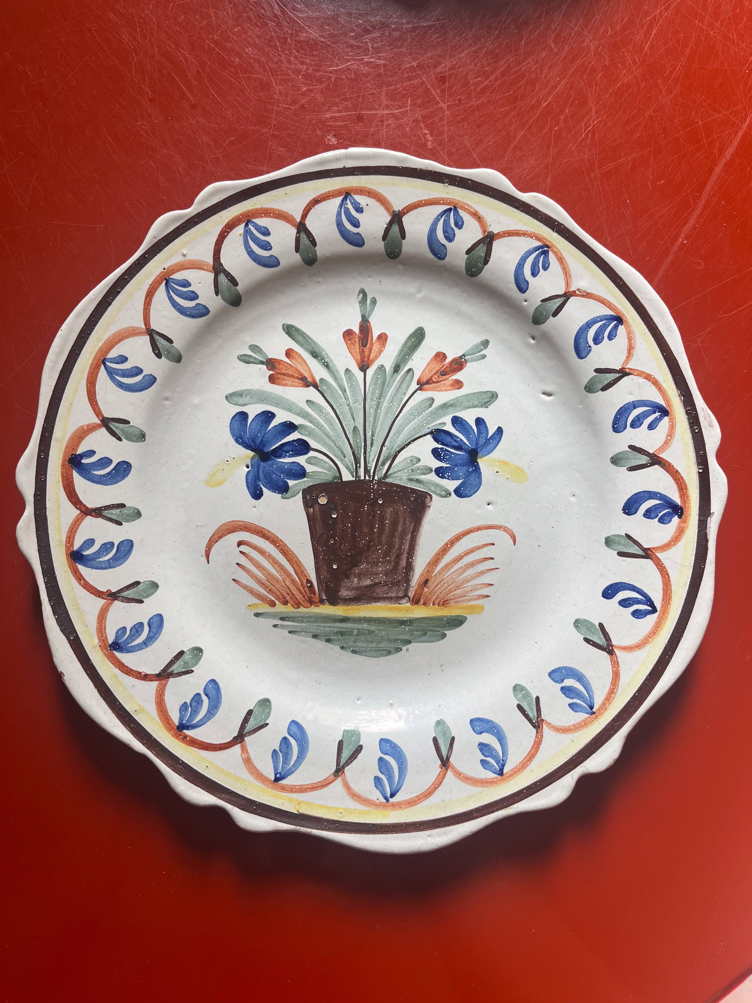 Assiette en faïence de Quimper