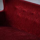 Modern Danish canapé, 3-seater in red velvet, Fritz Hansen style, 1940s.