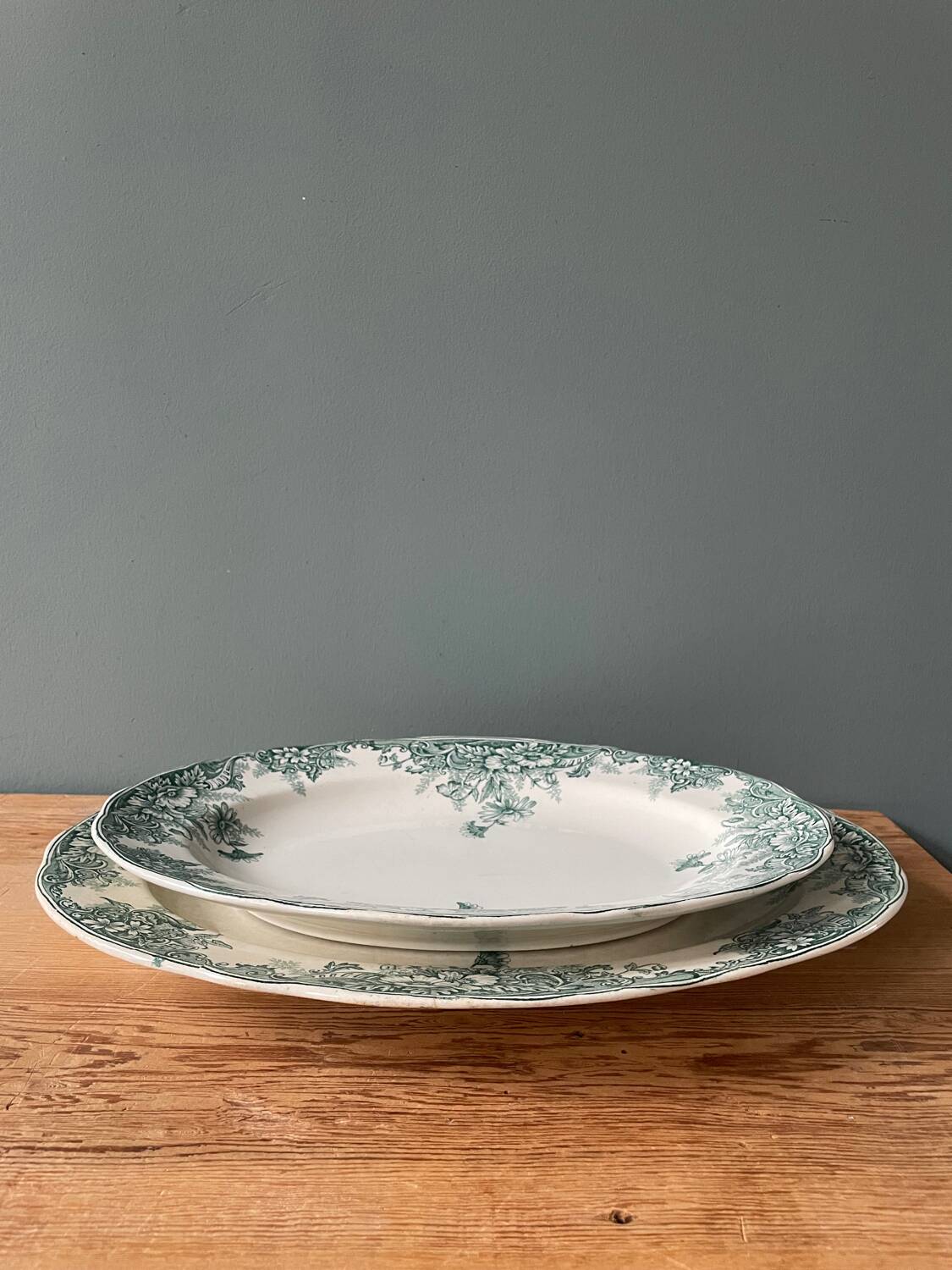 Série de plats ovales Terre de Fer 1900