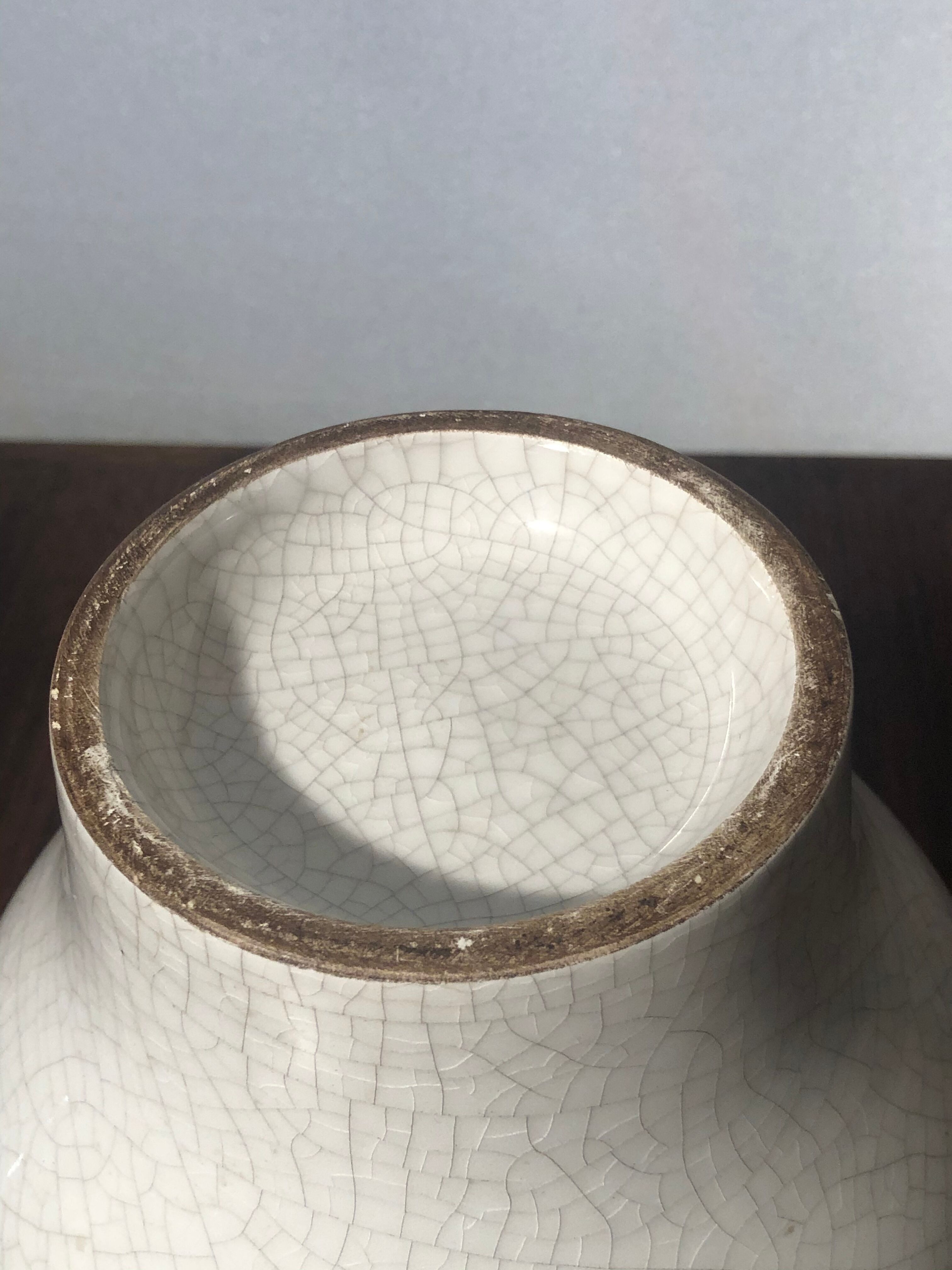 Art Deco cracked ceramic vase of the 1930s