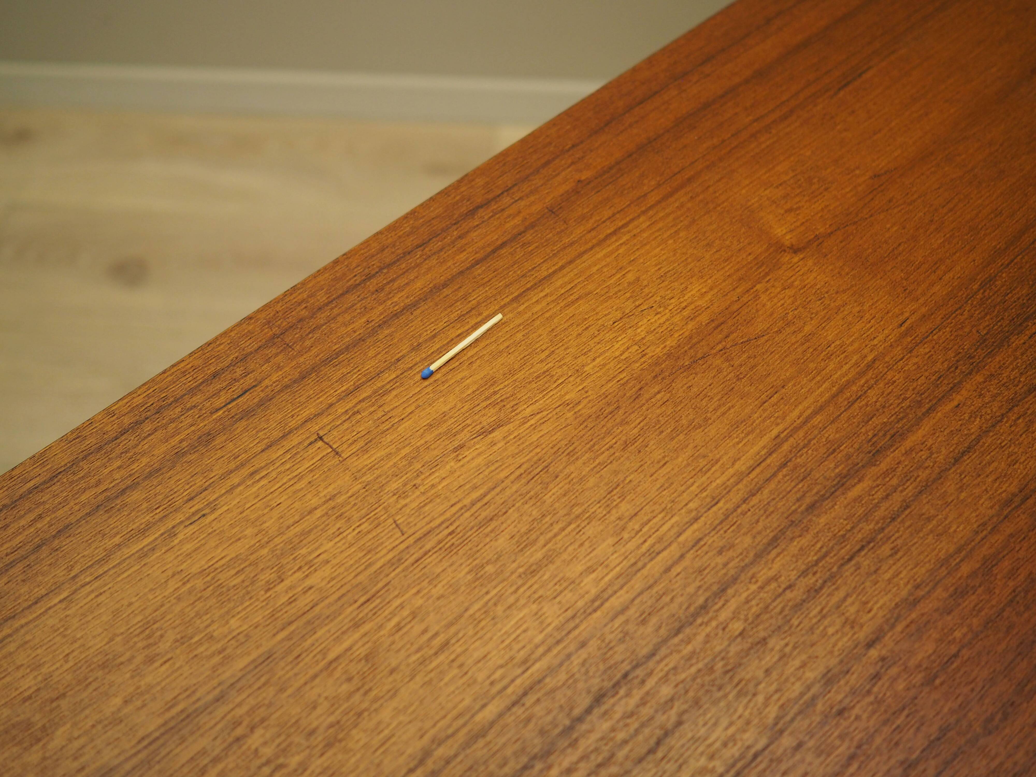 Buffet en teck, design danois, années 1970, production : Danemark