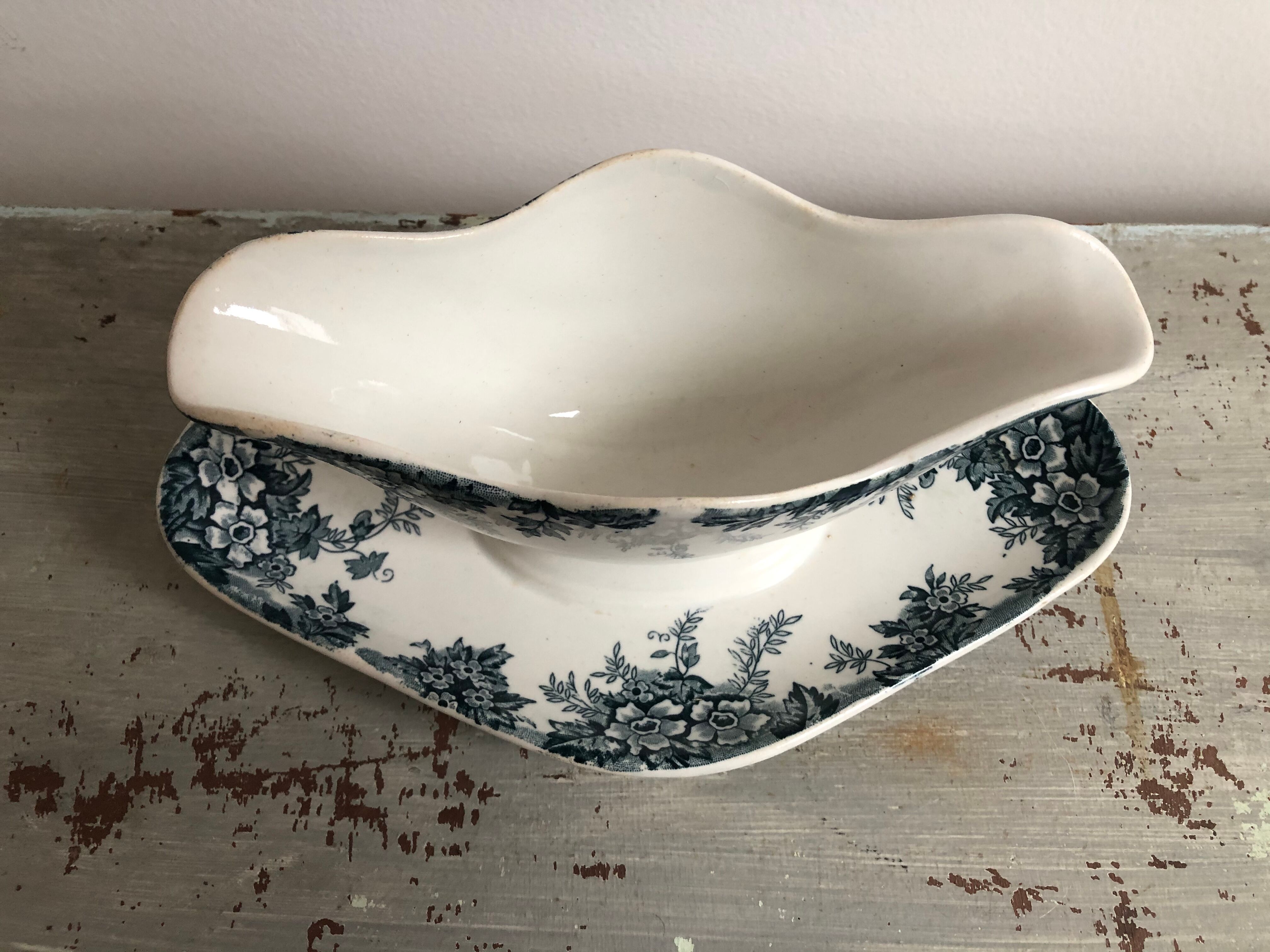 Saucière former Model Marie-Louise France Saint Amand - Hamage (North)