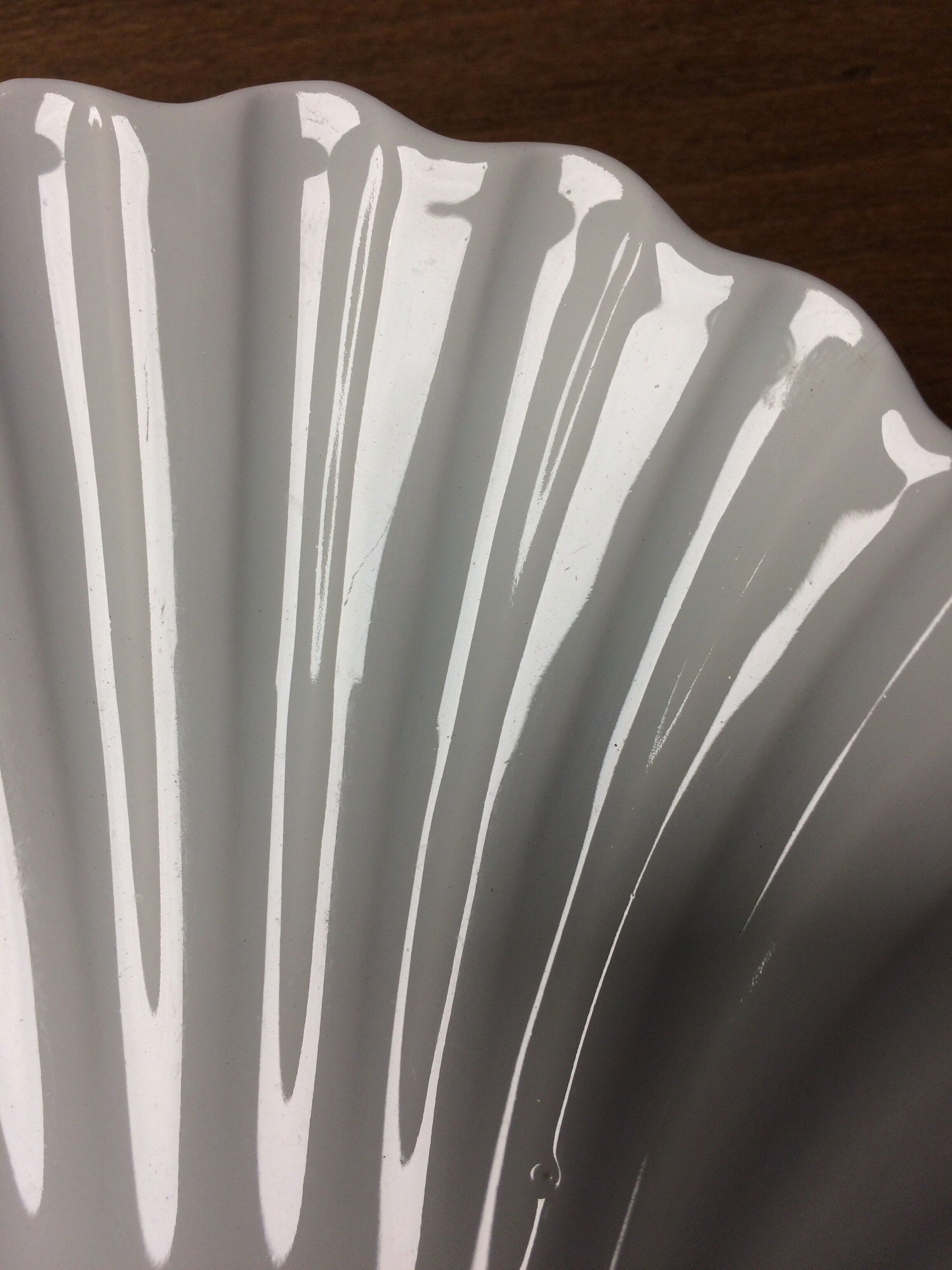 Three cups scallops in porcelain