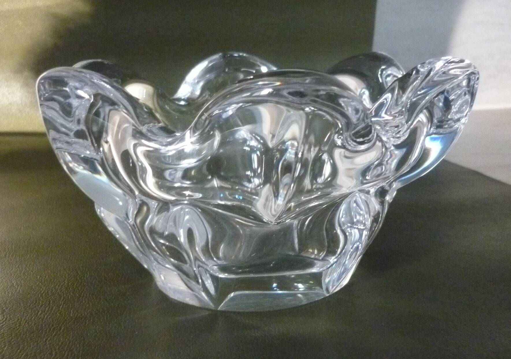 Cendrier en cristal signé Bayel