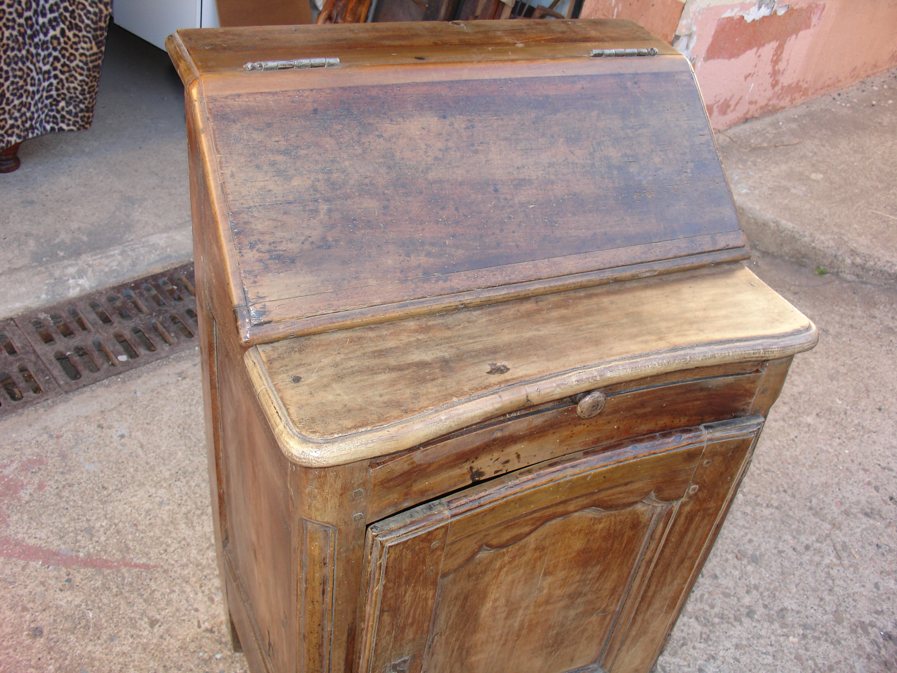Scriban time Louis XIV Walnut