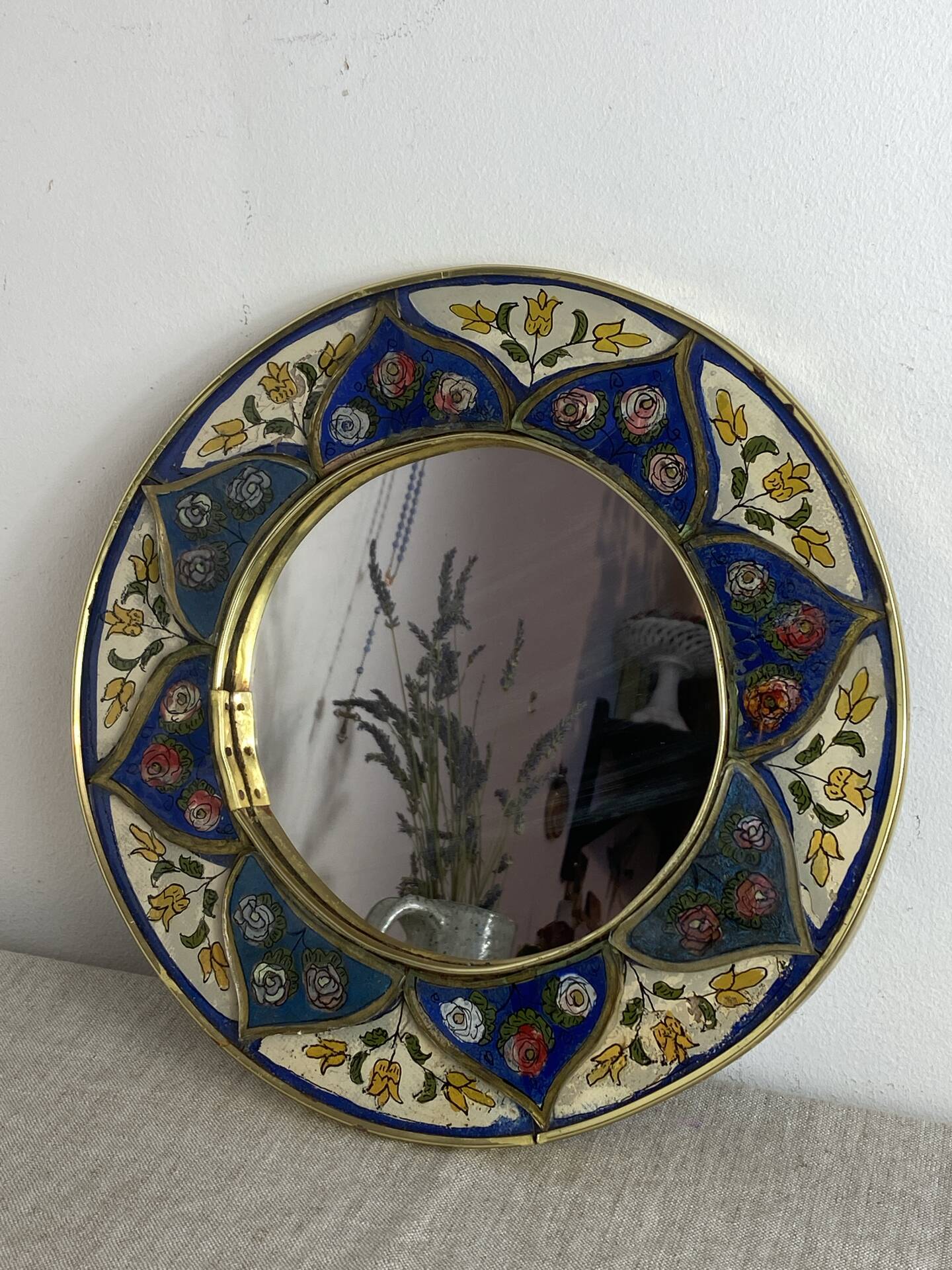 Miroir en bois peint et verre
