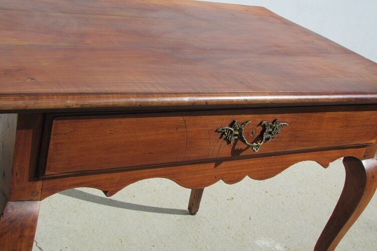 Writing table Louis XV , era Restoration, in cherry