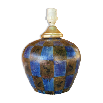 Checked pattern lamp foot