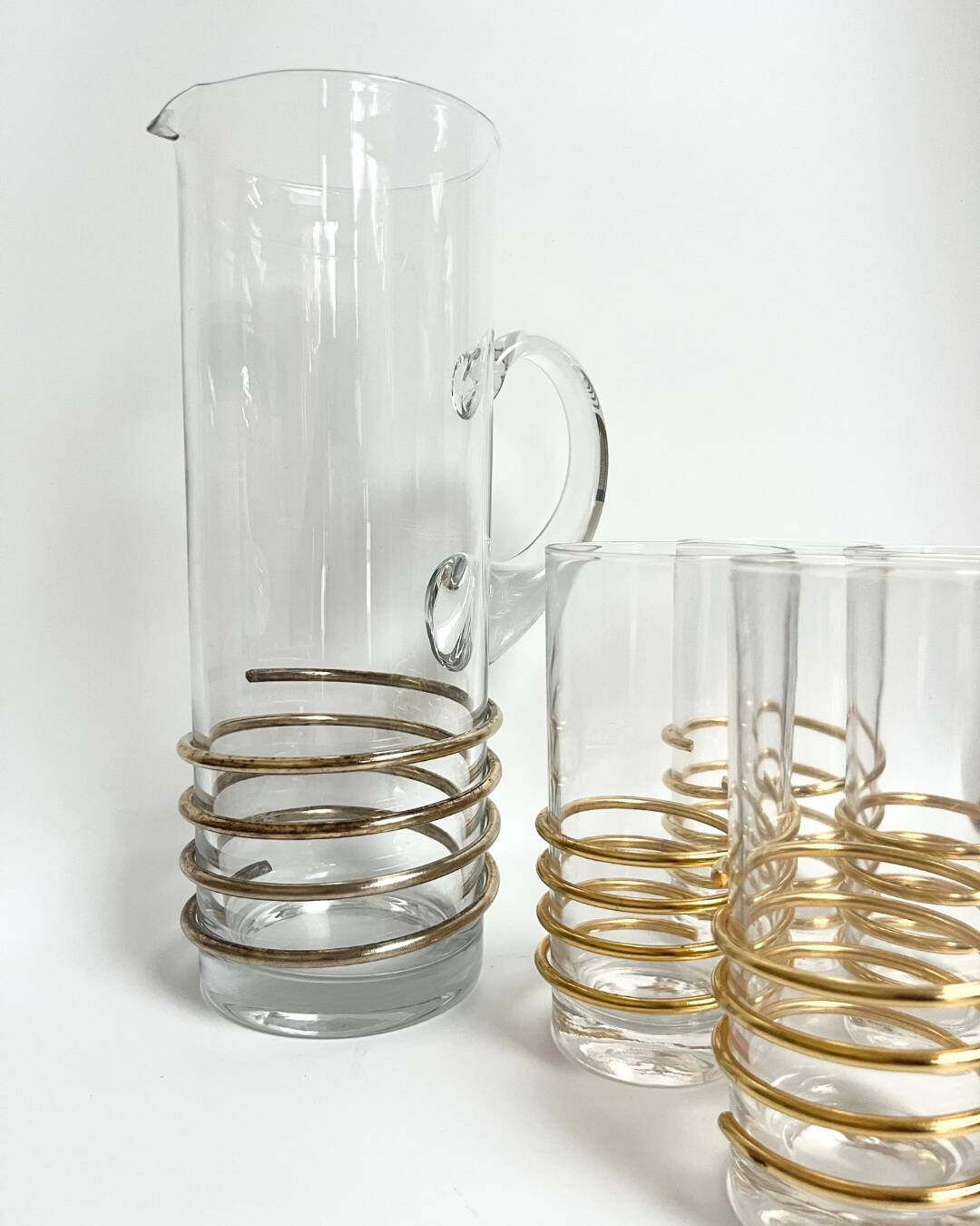Vintage glassware set with decanter – golden spirals, France 1960