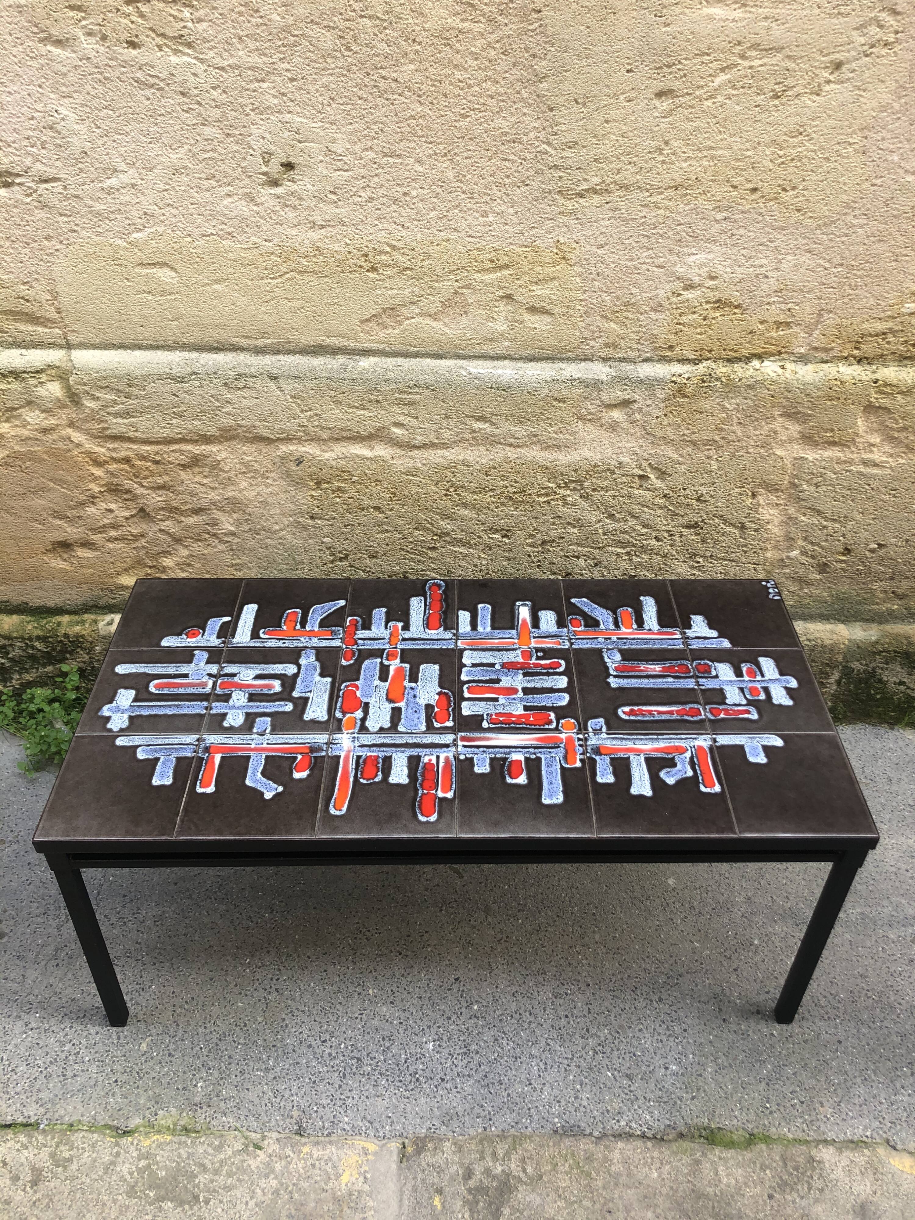 Ceramic coffee table by Adri