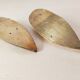 Paire de cendriers babouches en bronze