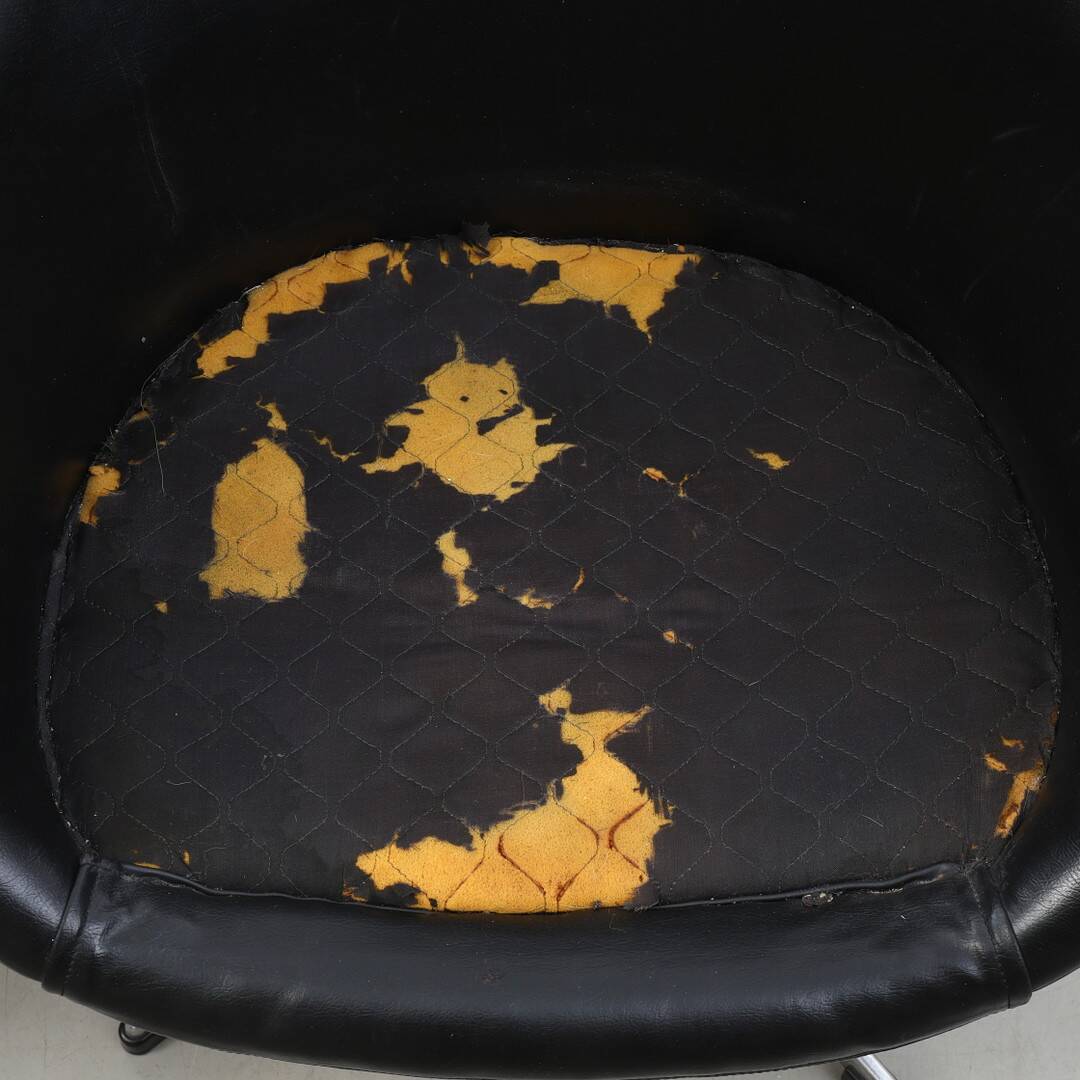 Vintage Pair of Galon Swivel Armchairs — Second Half of the 20th Century