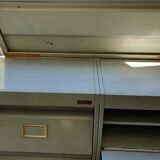 Meuble à clapets 20 cases en métal et formica