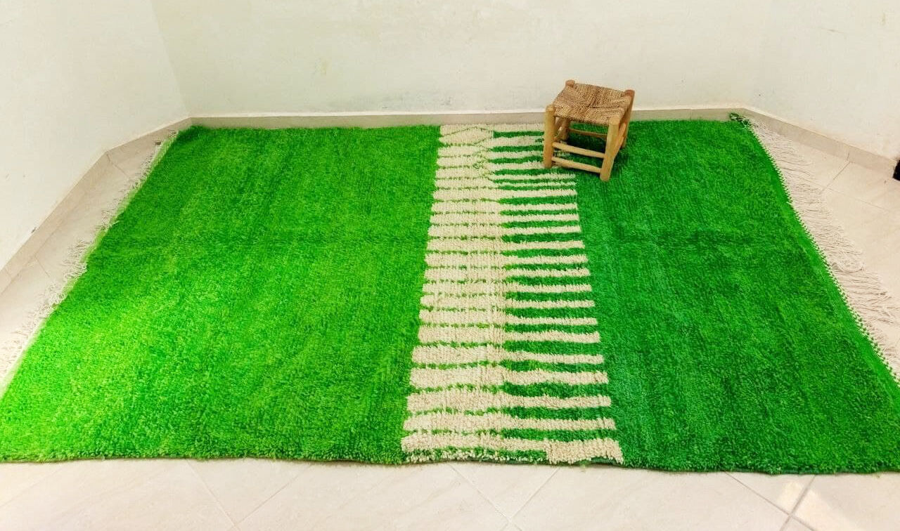 Pure wool carpet Berber style green 282 X 187 CM