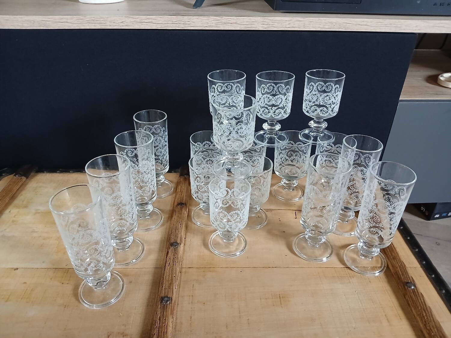 7 vintage glass flutes