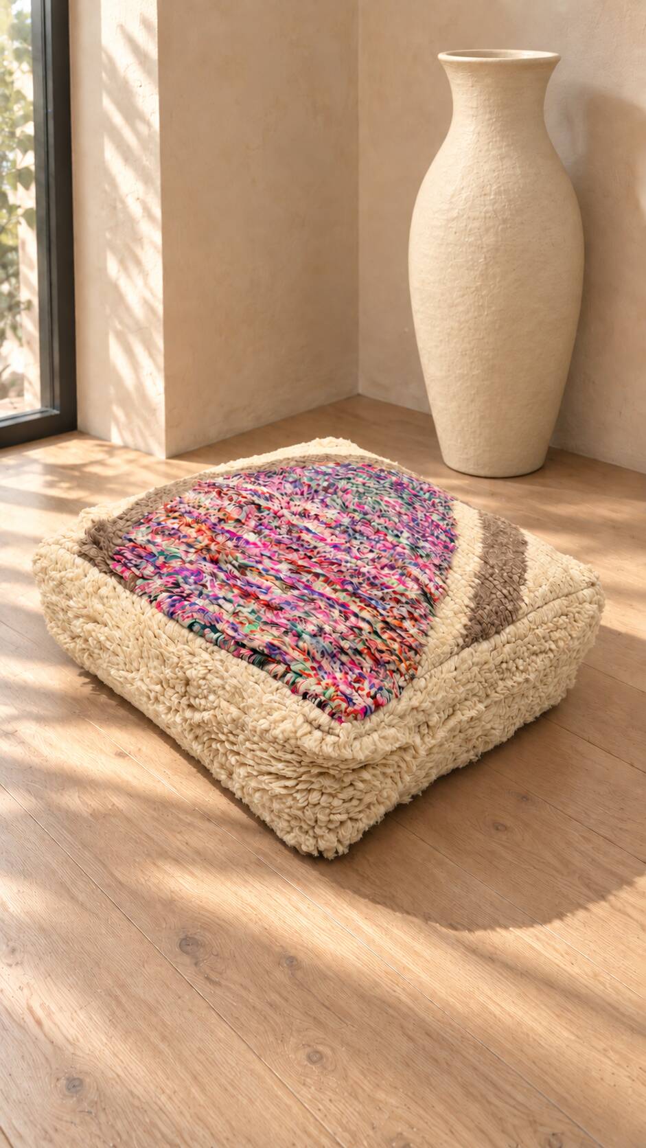 Vintage Moroccan pouf in multicoloured wool – 60 × 60 cm