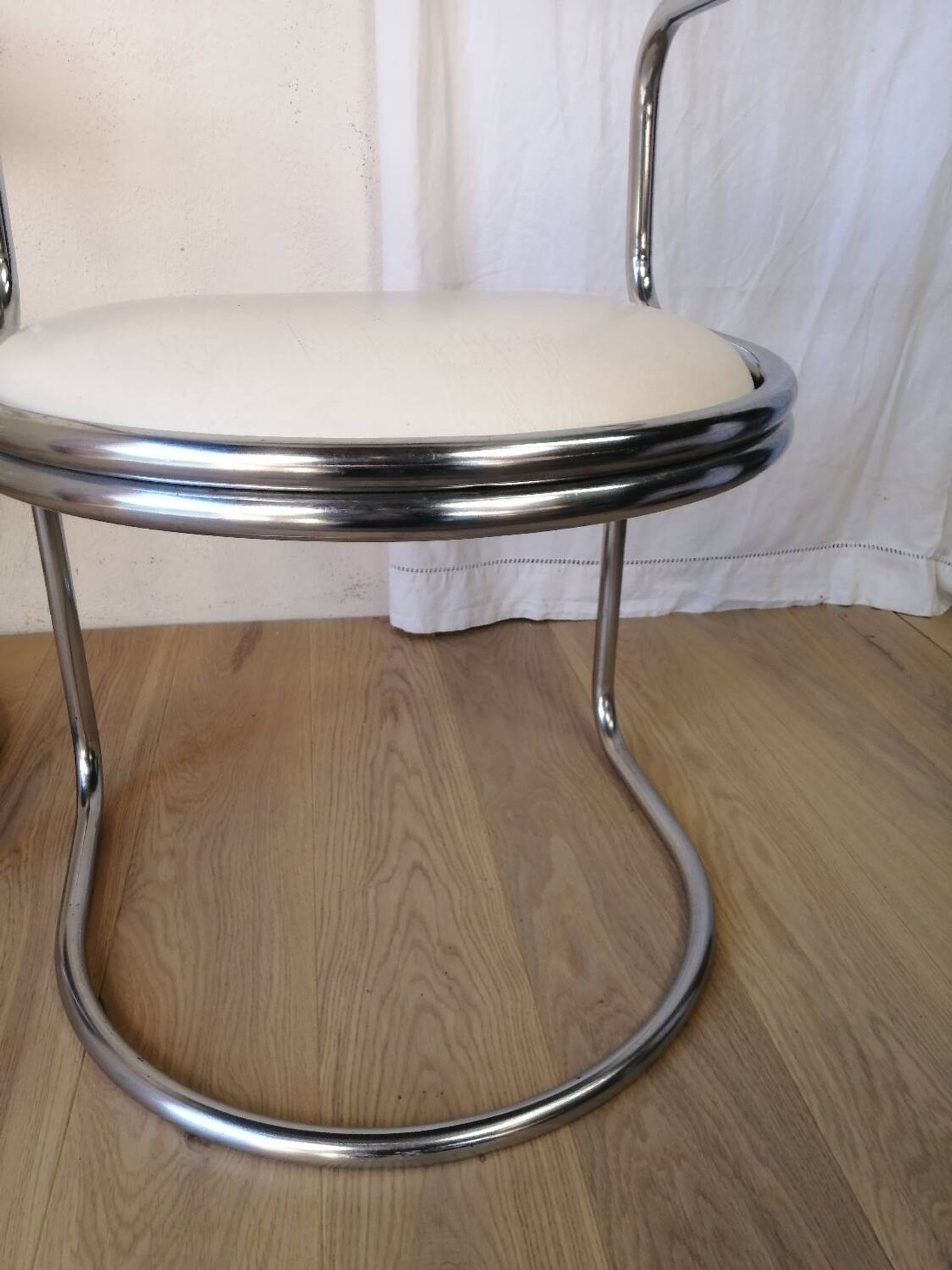 Pair of vintage cantilever chairs Zougoise Victoria, Switzerland.