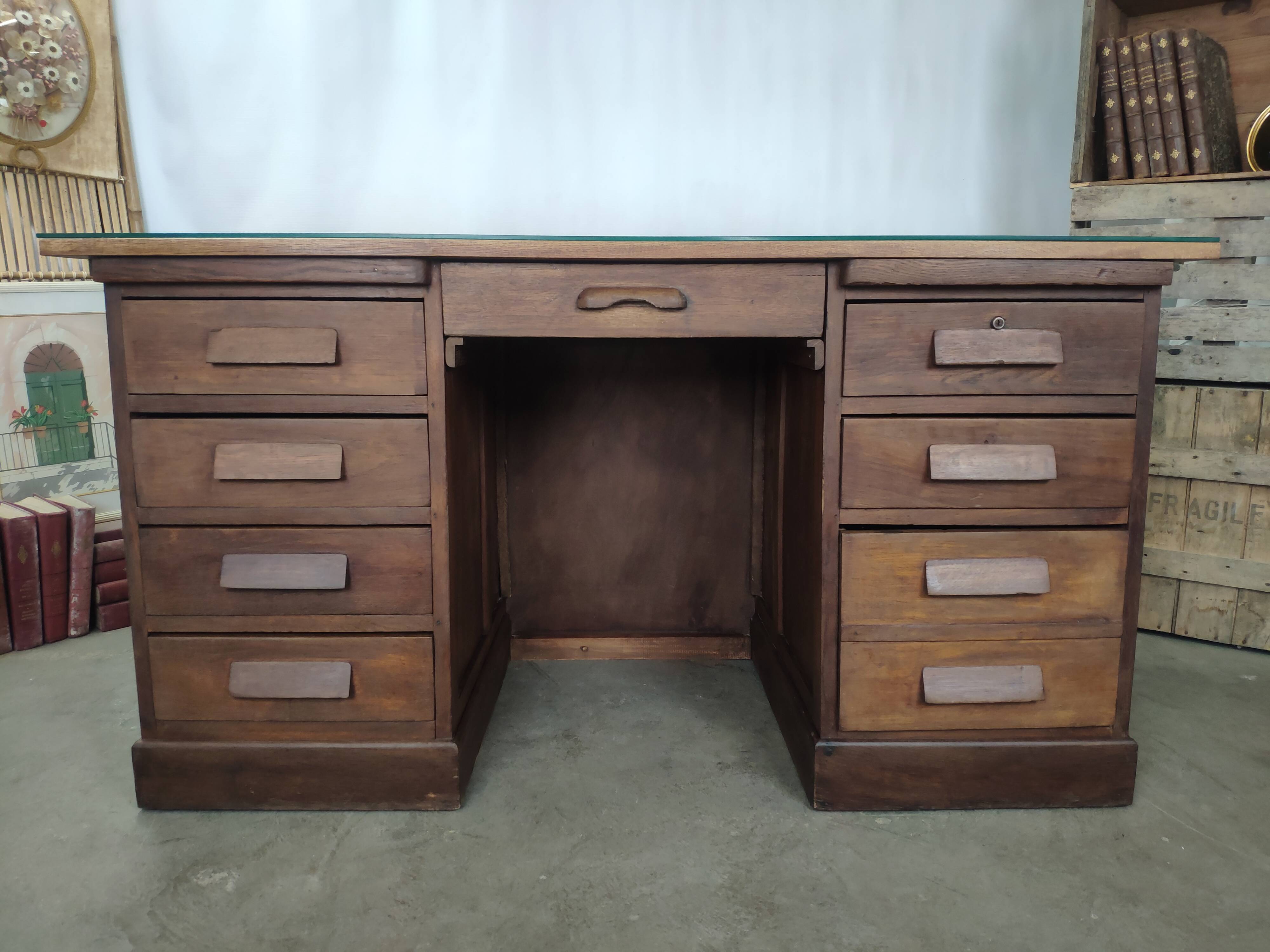 Bureau administration 9 tiroirs vintage