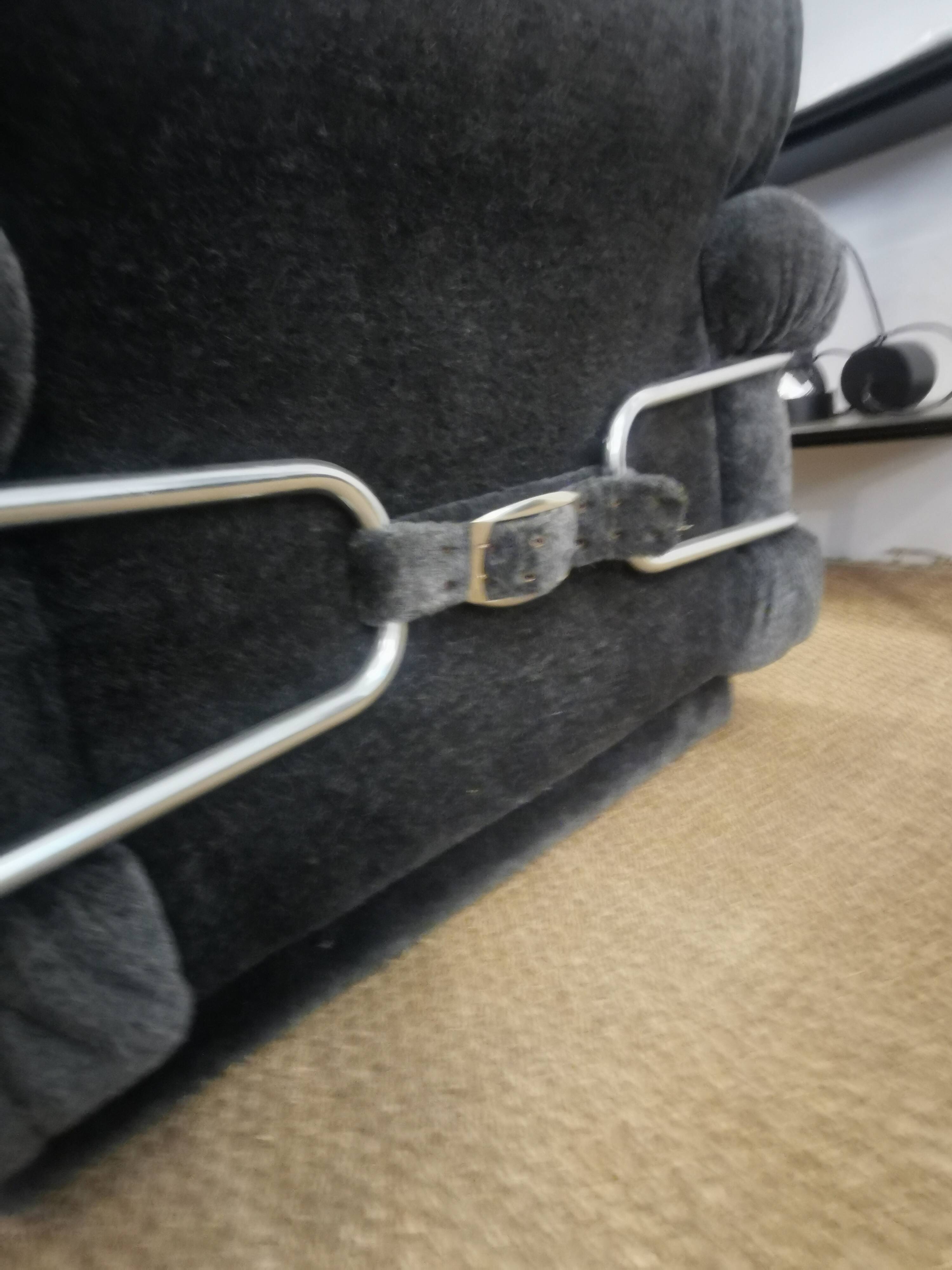 Pair of vintage italian design armchairs from the 70s