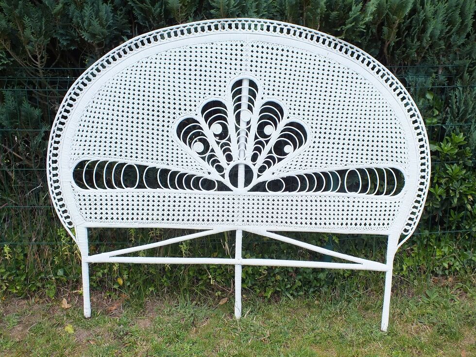 Peacock white rattan headboard 140 + chest