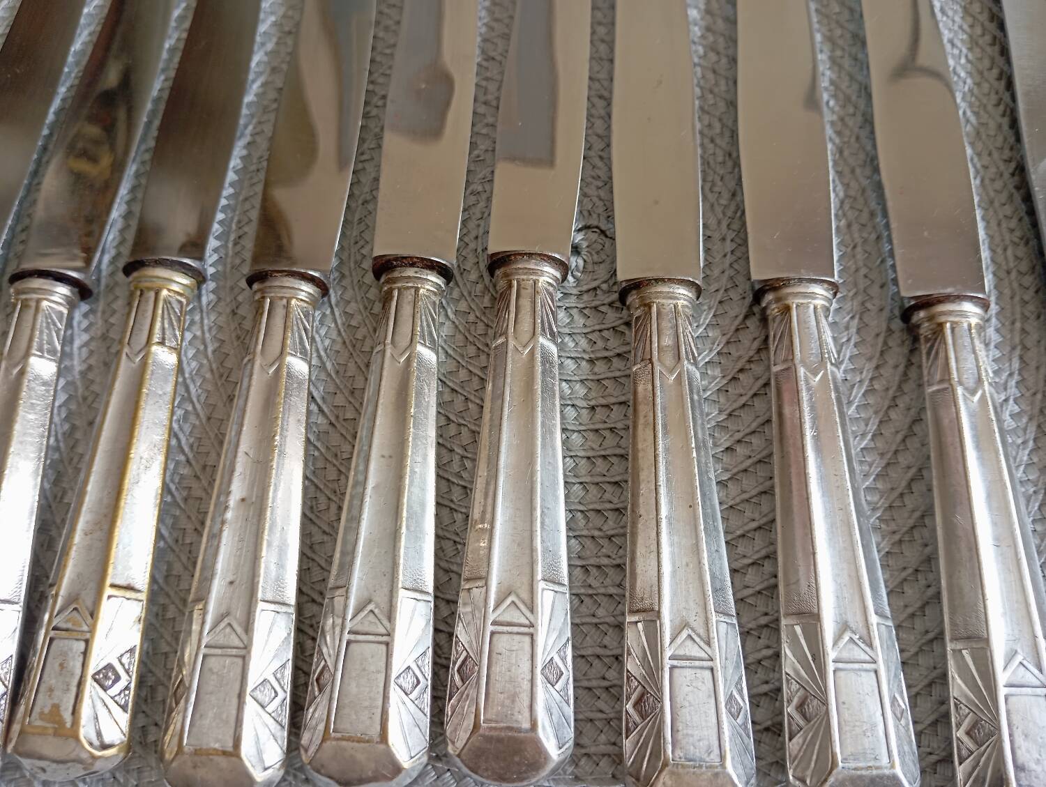 12 silver-plated art deco knives