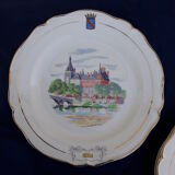 11 plates of earthenware from Gien model Châteaux de la Loire ar 22 cmmoiries diam