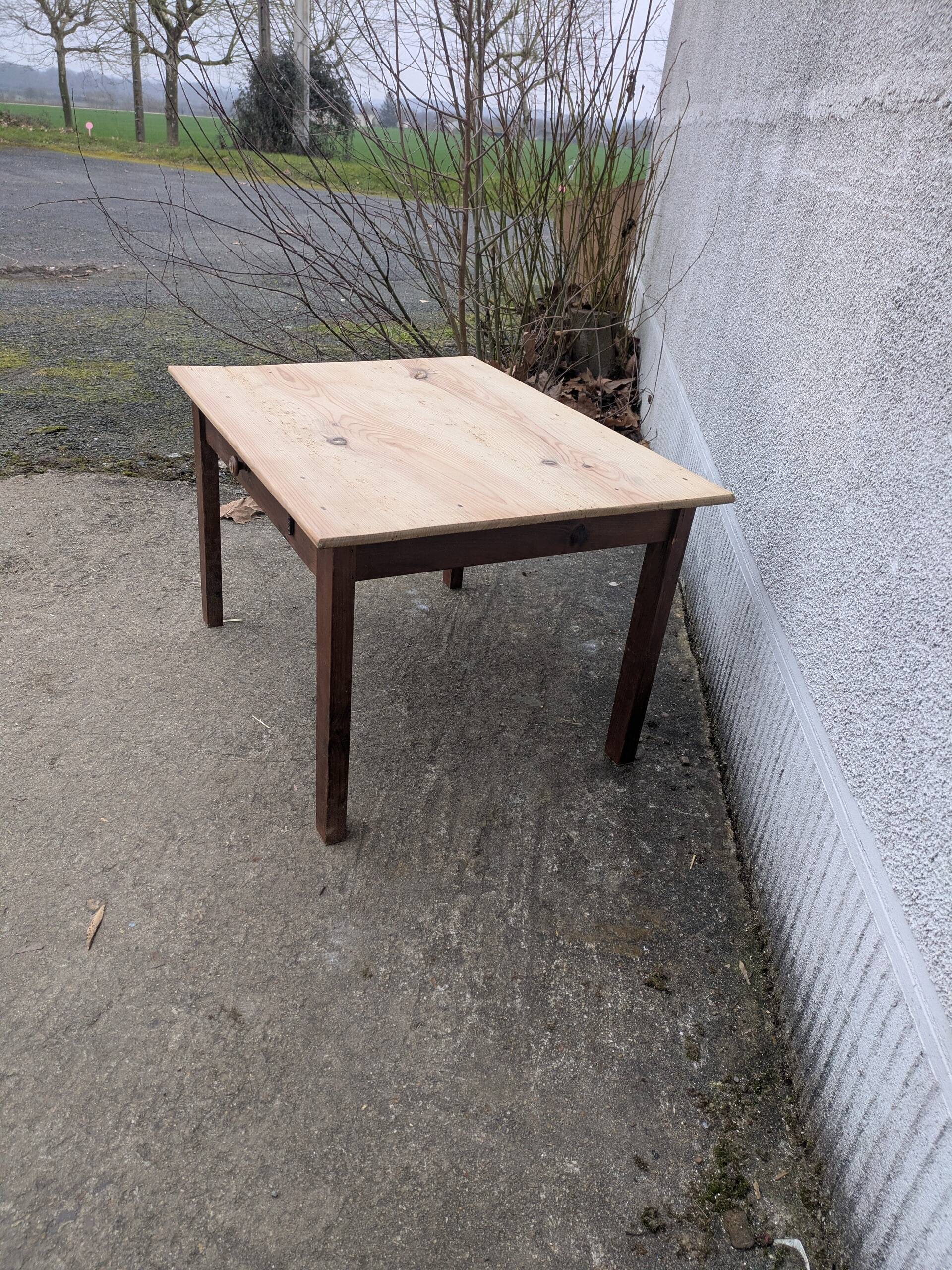 Low farmhouse table