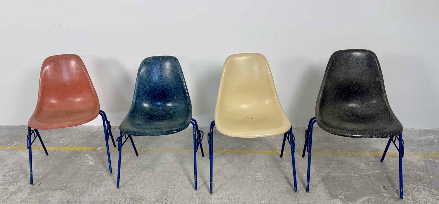 Lot of 4 Eames DSS chairs in fibre H Miller