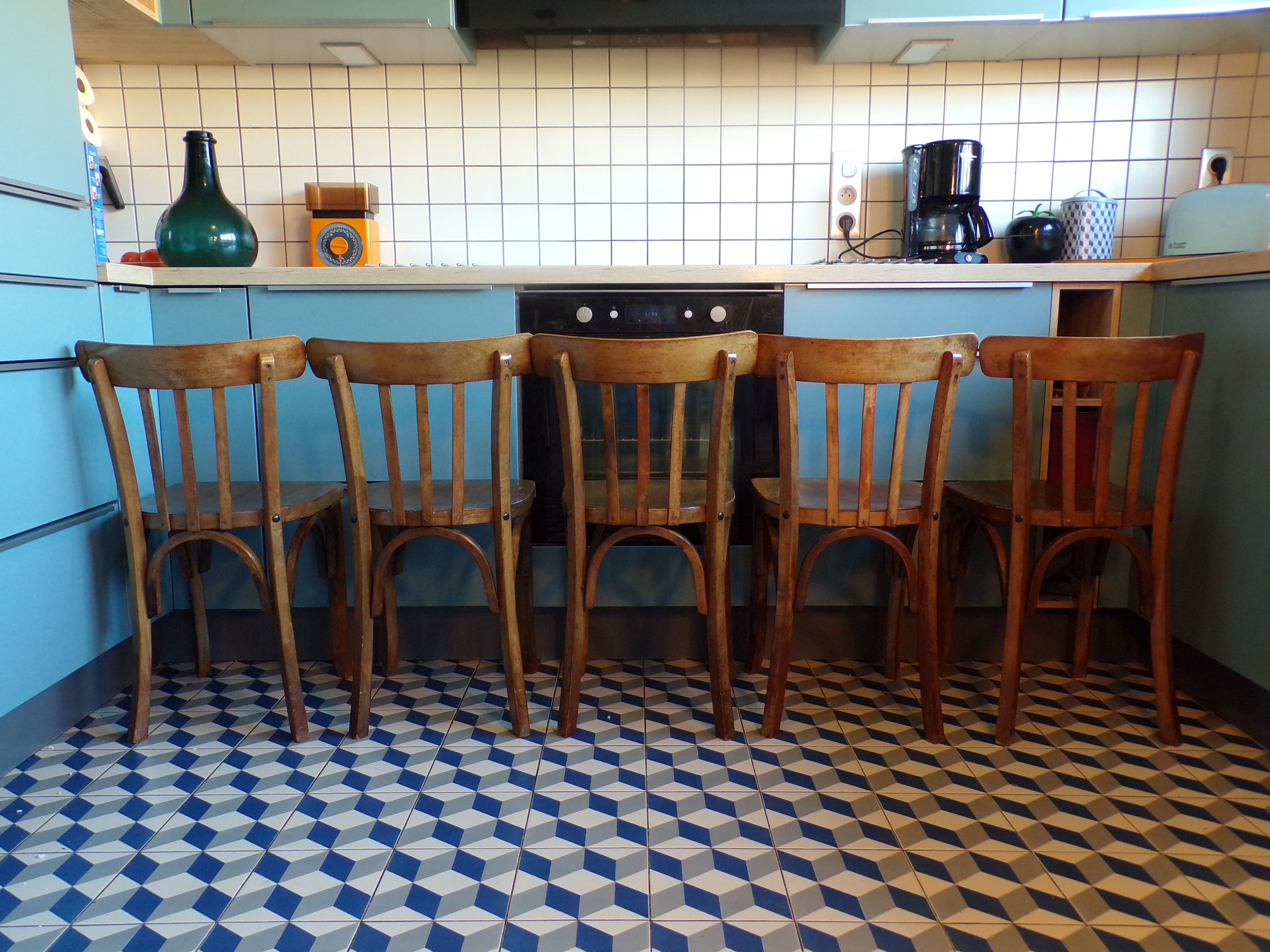 Suite 5 bistro chairs