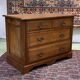 Commode anglaise en noyer début XXème