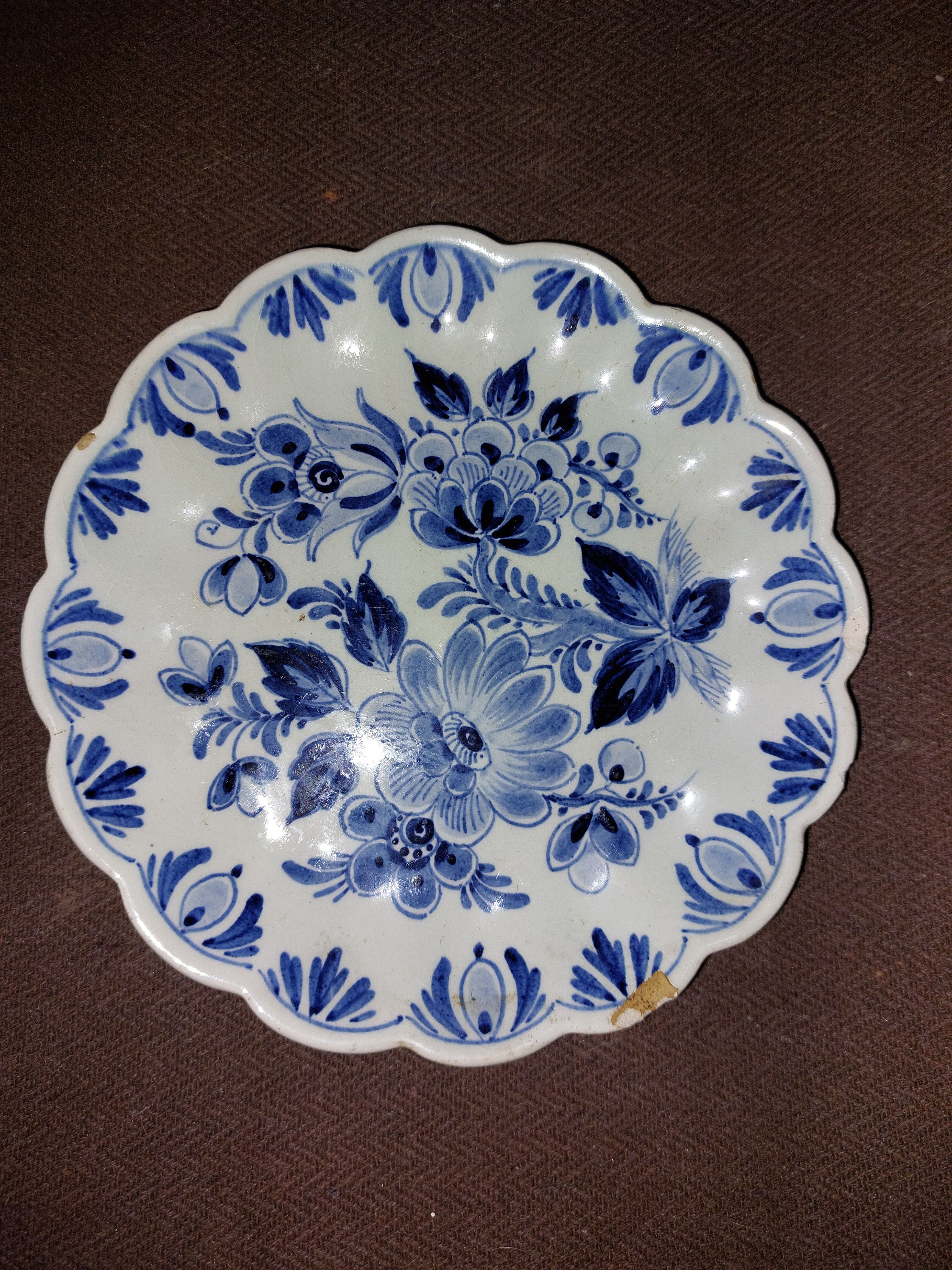 Small decorative plate